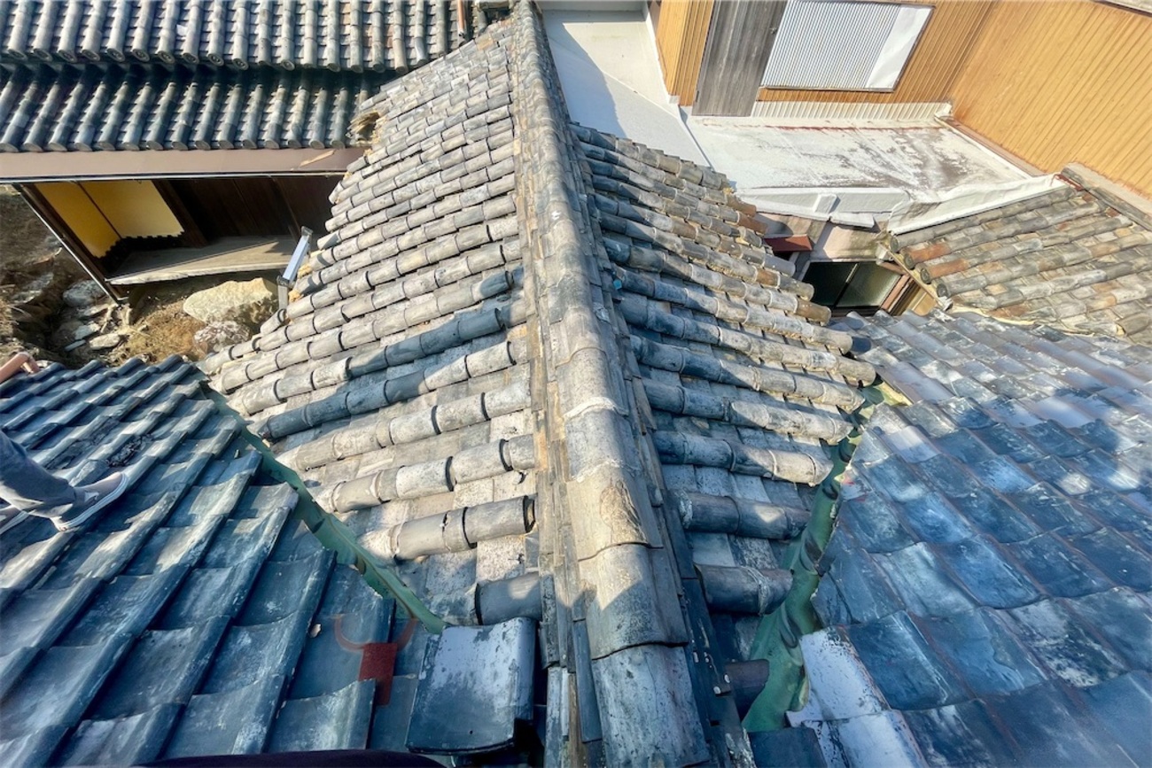 朝鮮瓦 写真集「戻ってきた瓦せん - 井内功古瓦コレクション」2015 朝鮮瓦 写真集「戻ってきた瓦せん - 井内功古瓦コレクション