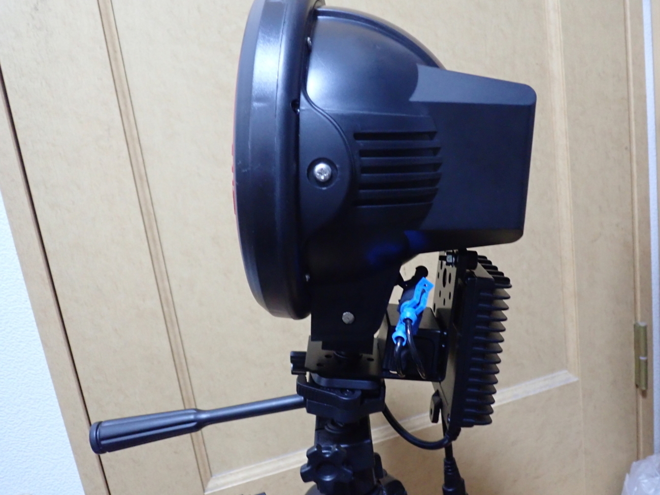 今峰製HIDライトと市販の自作HIDライトの比較。ライトトラップといえば