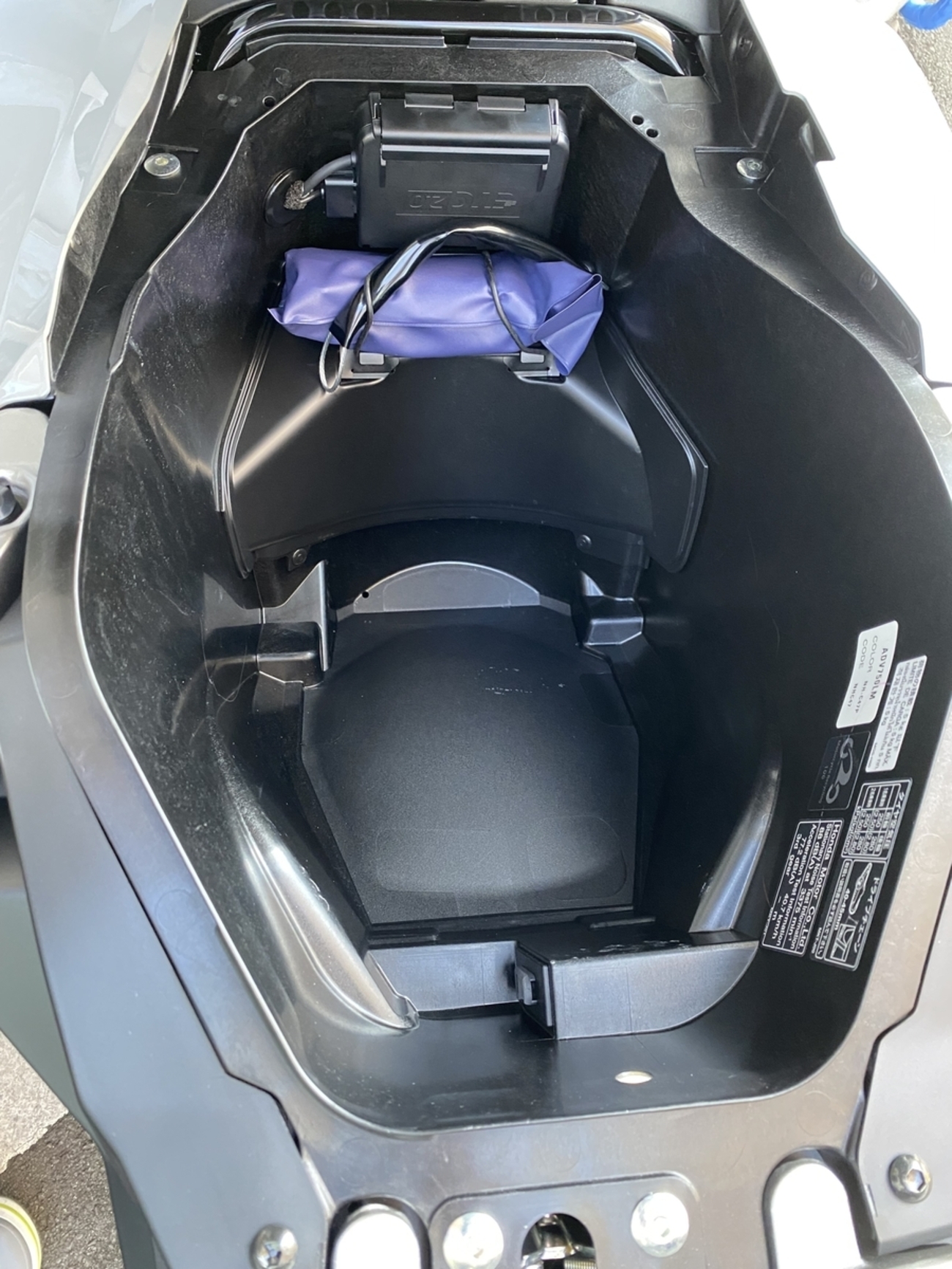 考察】X-ADV(2021)の「脱いだヘルメットどうする？」問題について 