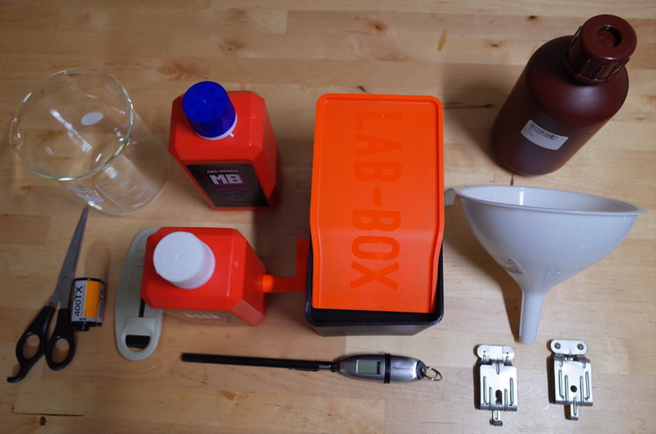 LAB BOXと現像液　　未開封 LAB BOXと現像液 未開封の通販 by 販売太郎0211's shop｜ラクマ