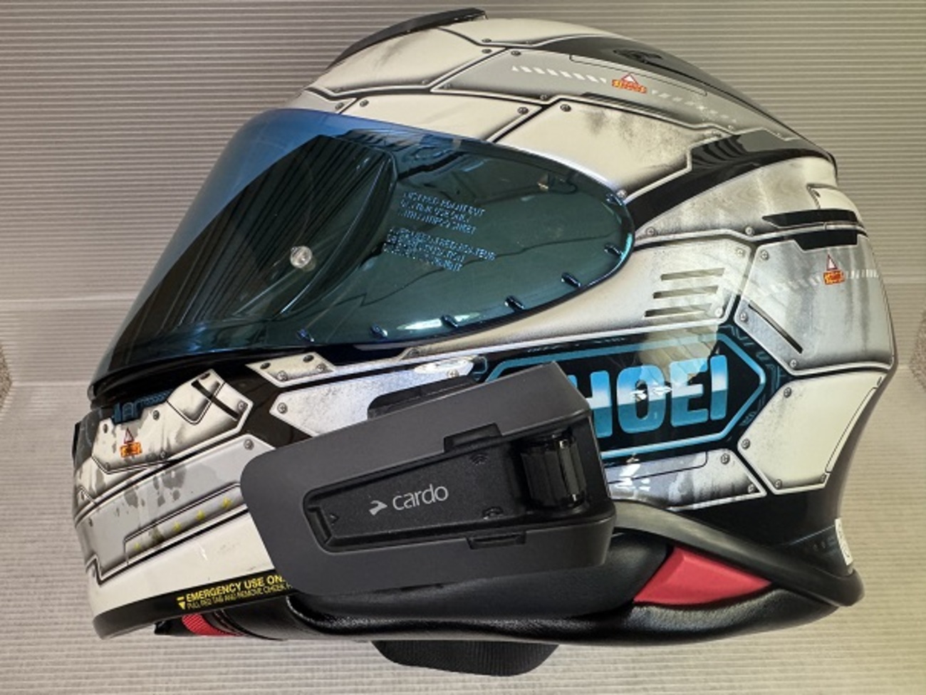 Cardo PACKTALK EDGE をSHOEI Z-8 に取り付け - S1000XRと共に