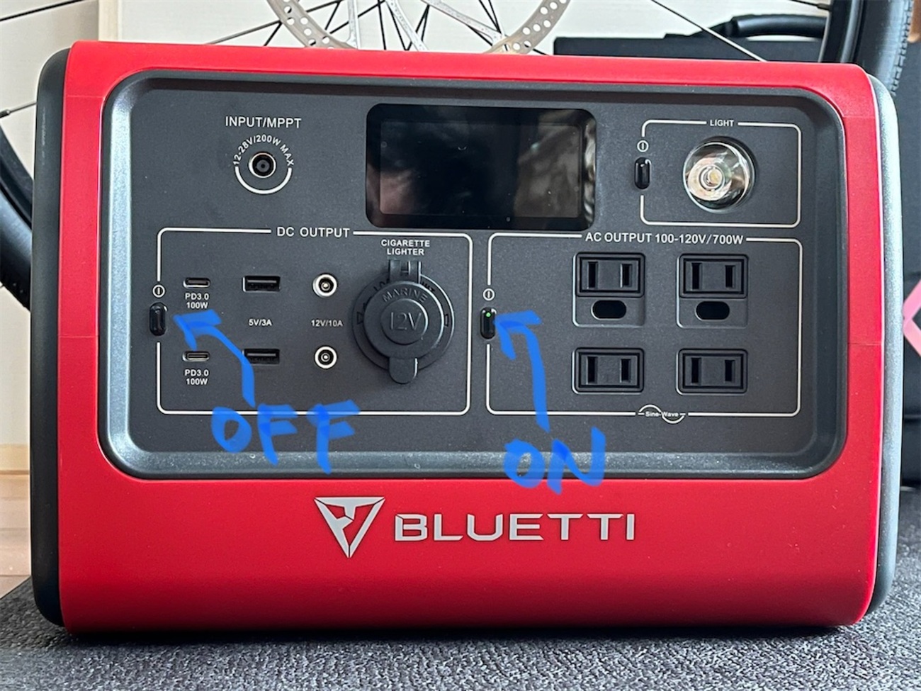 ポータブル電源BLUETTI EB70とソーラーパネルSP120の話 - 甘く香るか 