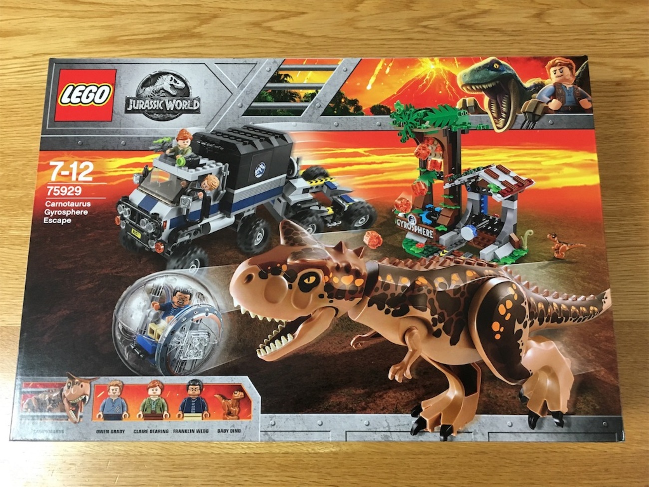 レゴ(LEGO)ジュラシック・ワールド カルノタウルス対ジャイロスフィア 