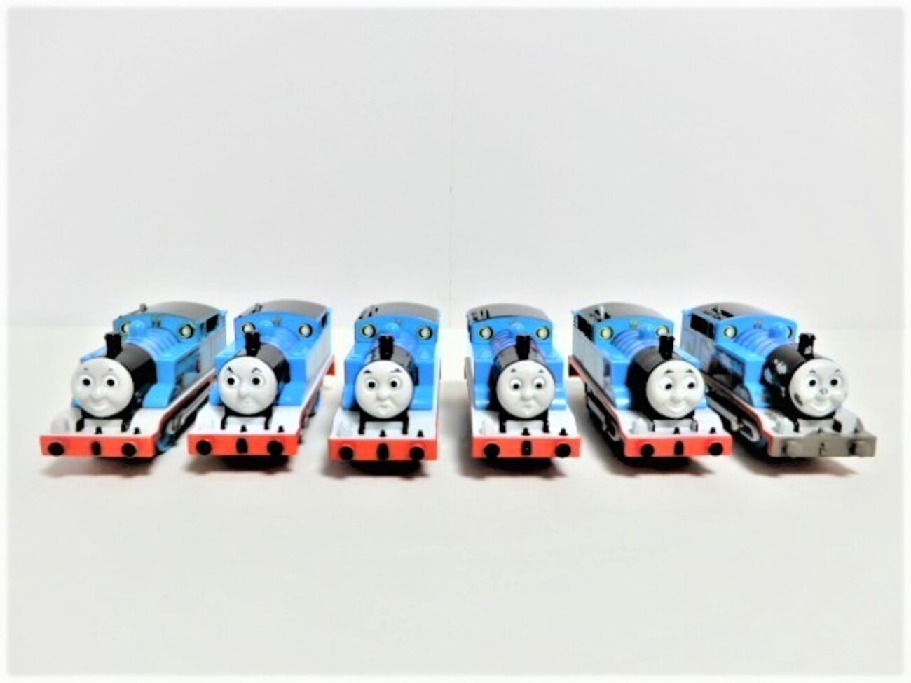プラレール いろいろな顔のトーマス - 小さな世界