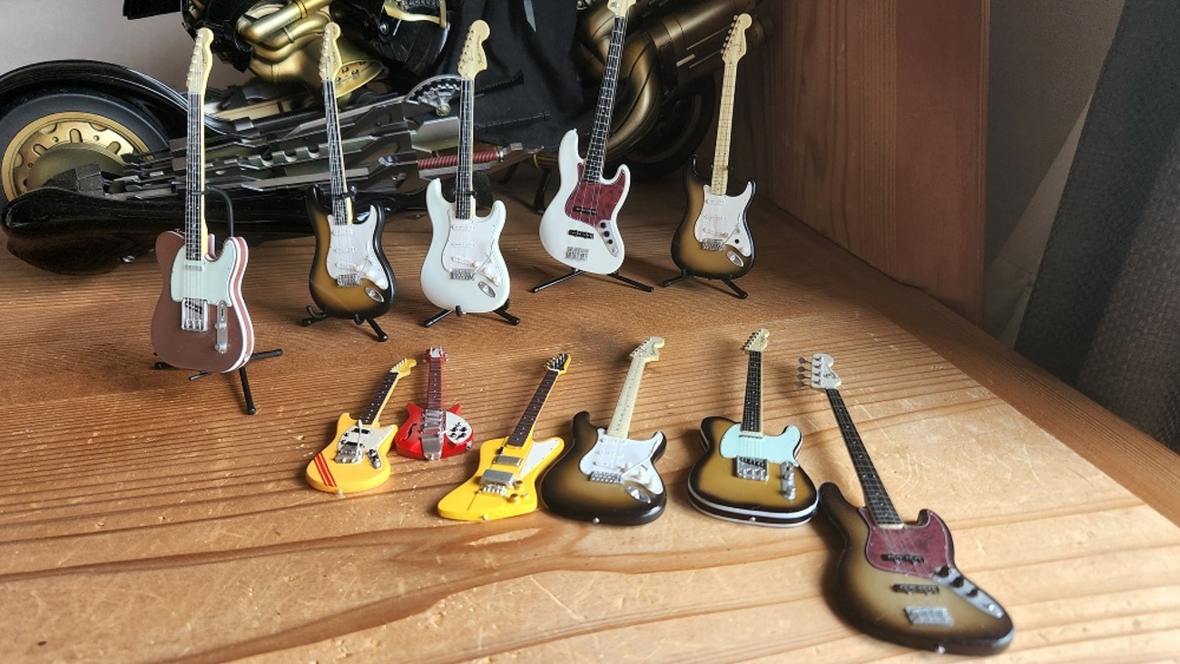 ミニチュア楽器コレクション - 私生活を楽しむ日記