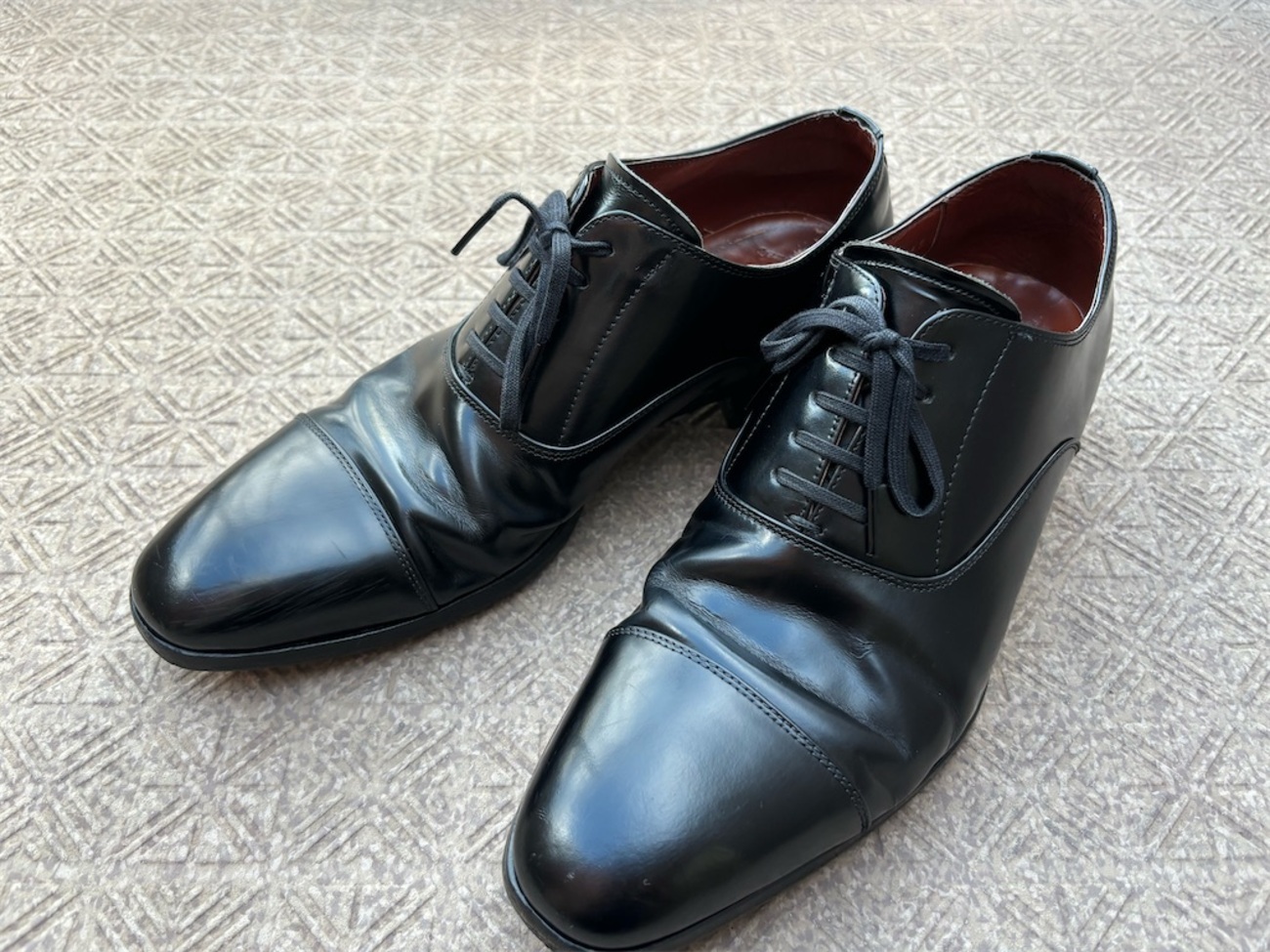 スーツ量販店で一緒に売っている革靴「Savile Row of London by madras