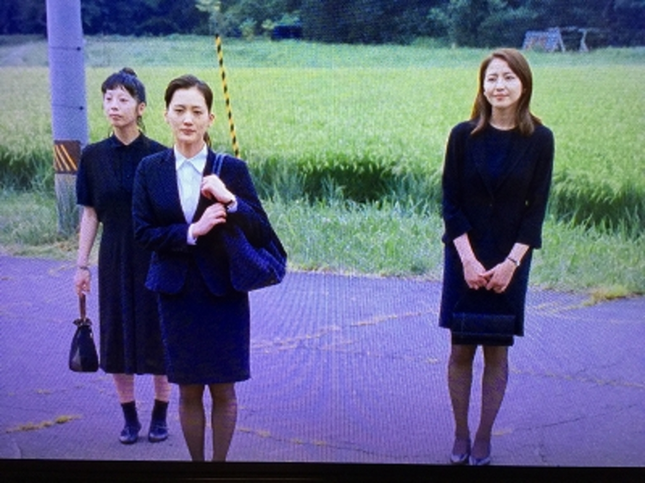 海街dairy」DVDでのブラックフォーマルバッグショップのブラック 