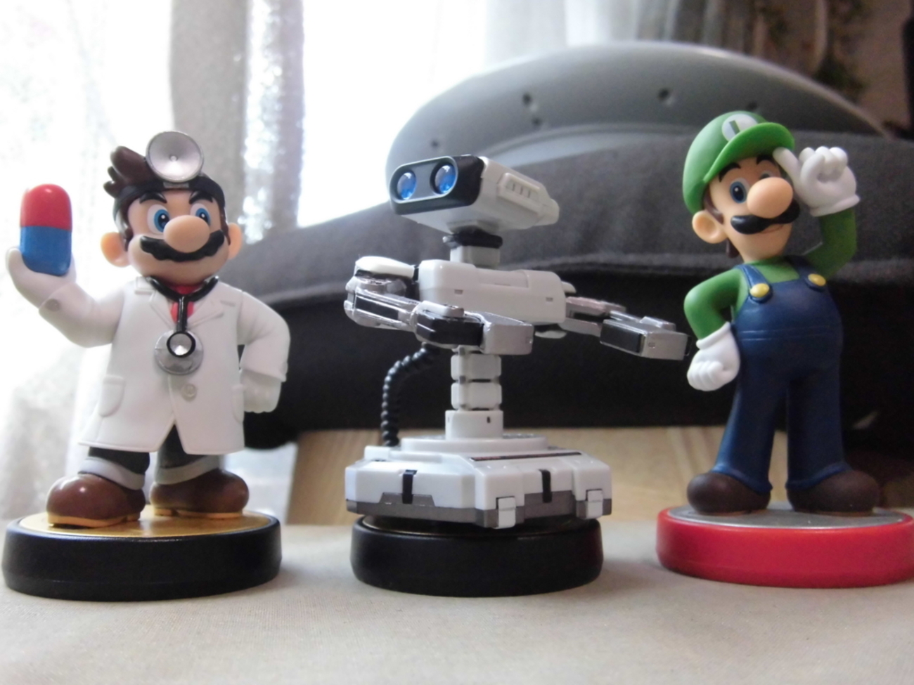 海外版ロボット「R.O.B.」のamiiboを購入！ - カオスクライマーの日記