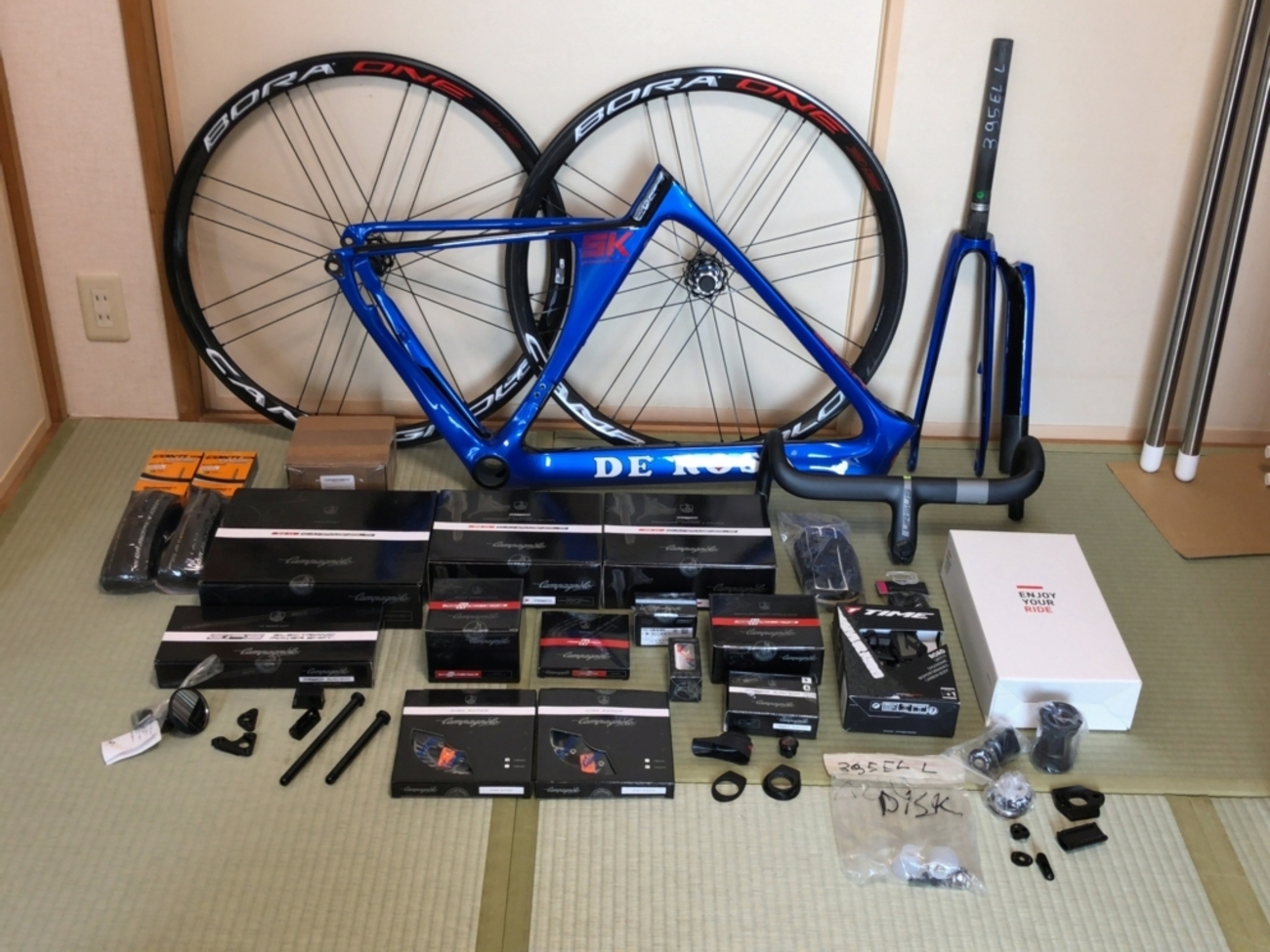 backend=imagemagick;version=1; Campagnolobora one 35タイヤスプロケット抜き