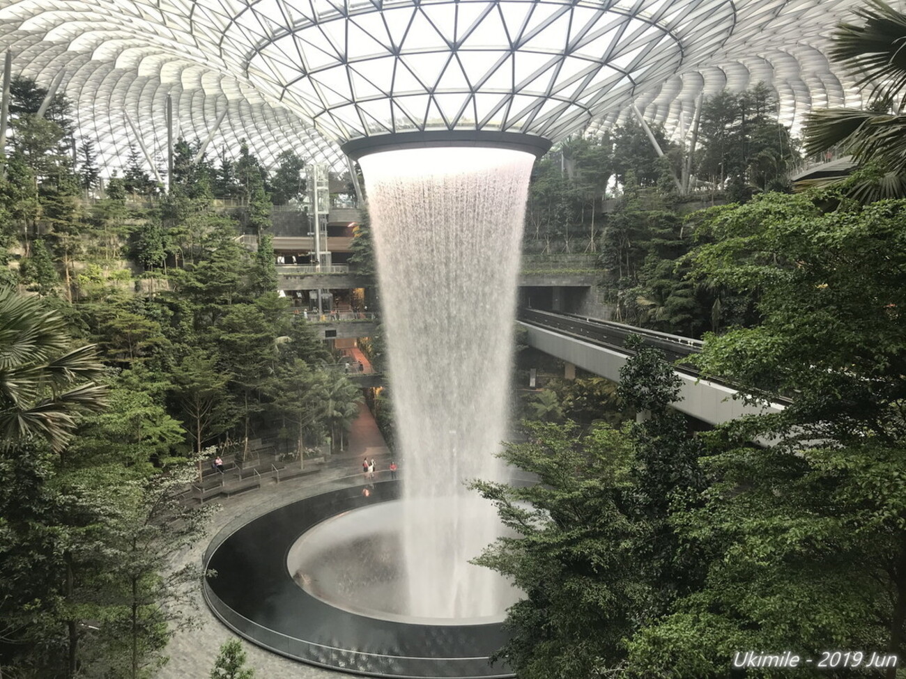 初シンガポール#2 - チャンギ国際空港のJEWELでRain Vortexを