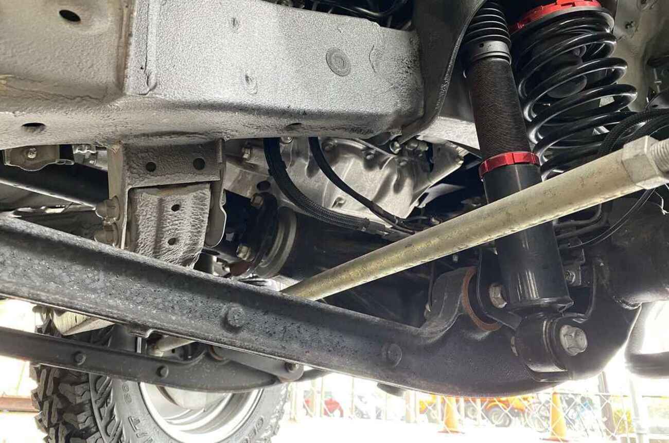 ジムニーとシエラの強化ロングアームキットの必要性やおすすめについて 