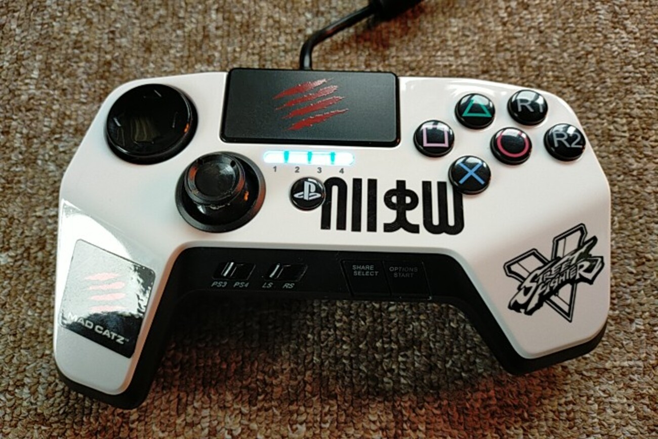 パッド第4弾】ストV コントローラー【FightPad】madcatz PS4 PS5