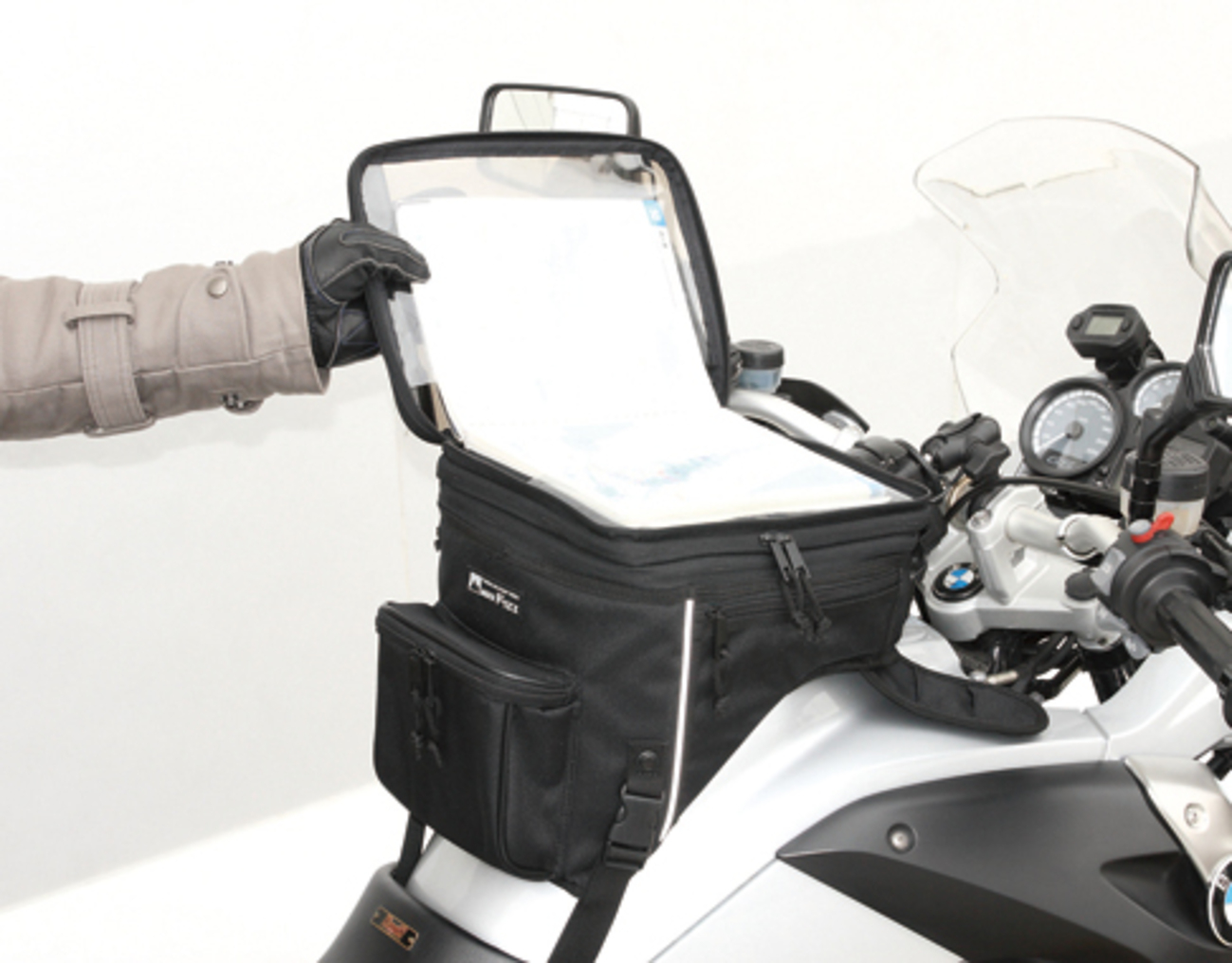 KTM1090Rとタンクバッグに関する考察（19.02.22追記） - おっさんが 