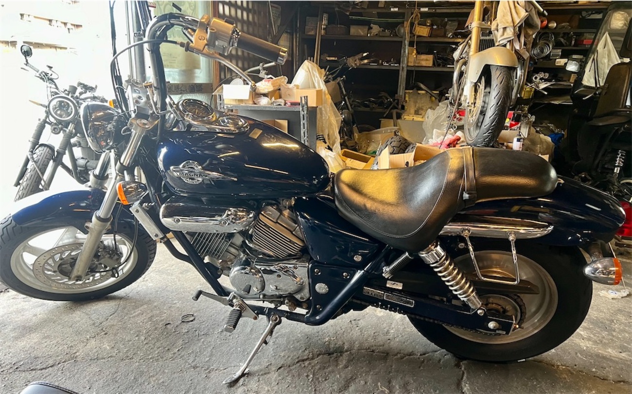 マグナ250 アレコレやってます - CustombikeLIGHT カスタムバイク 