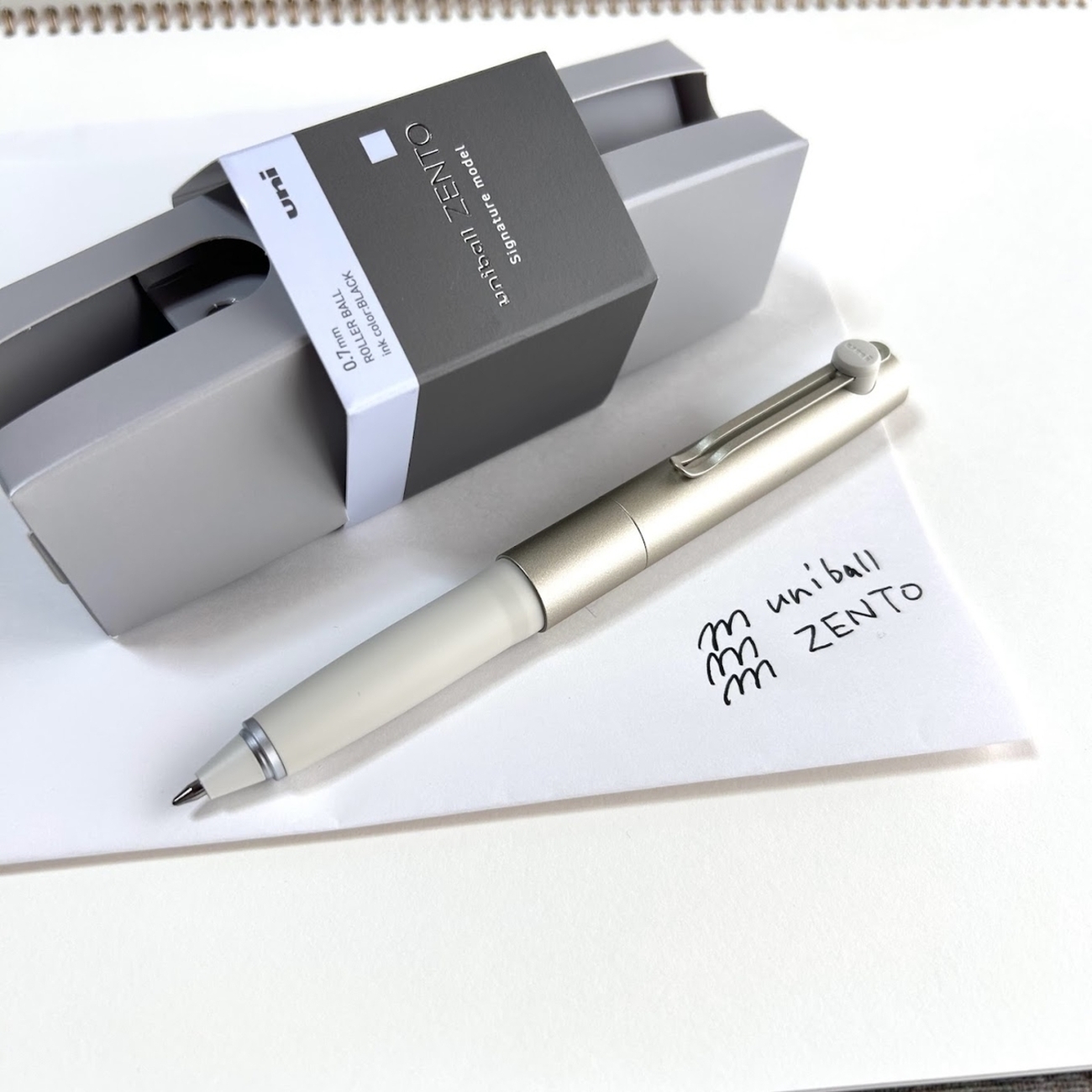 やっと買えました！このキャップの抜き差しが最高なのです「ユニボール 