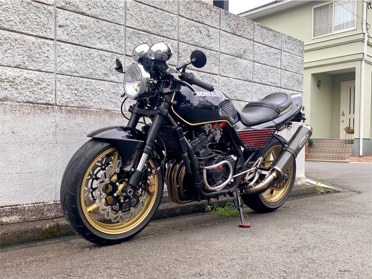 スケート モデルホンダCB 900 F 破損あり ホンダ HONDA CB1300Super Four SP エンジン音