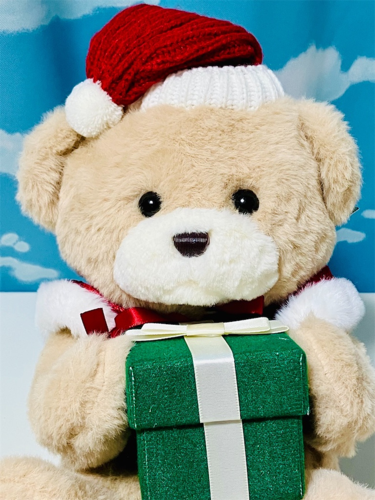 クリスマス★ちょこんとクマ 3COINS クリスマス プレゼントボックス付きくまサンタ - 小さな世界
