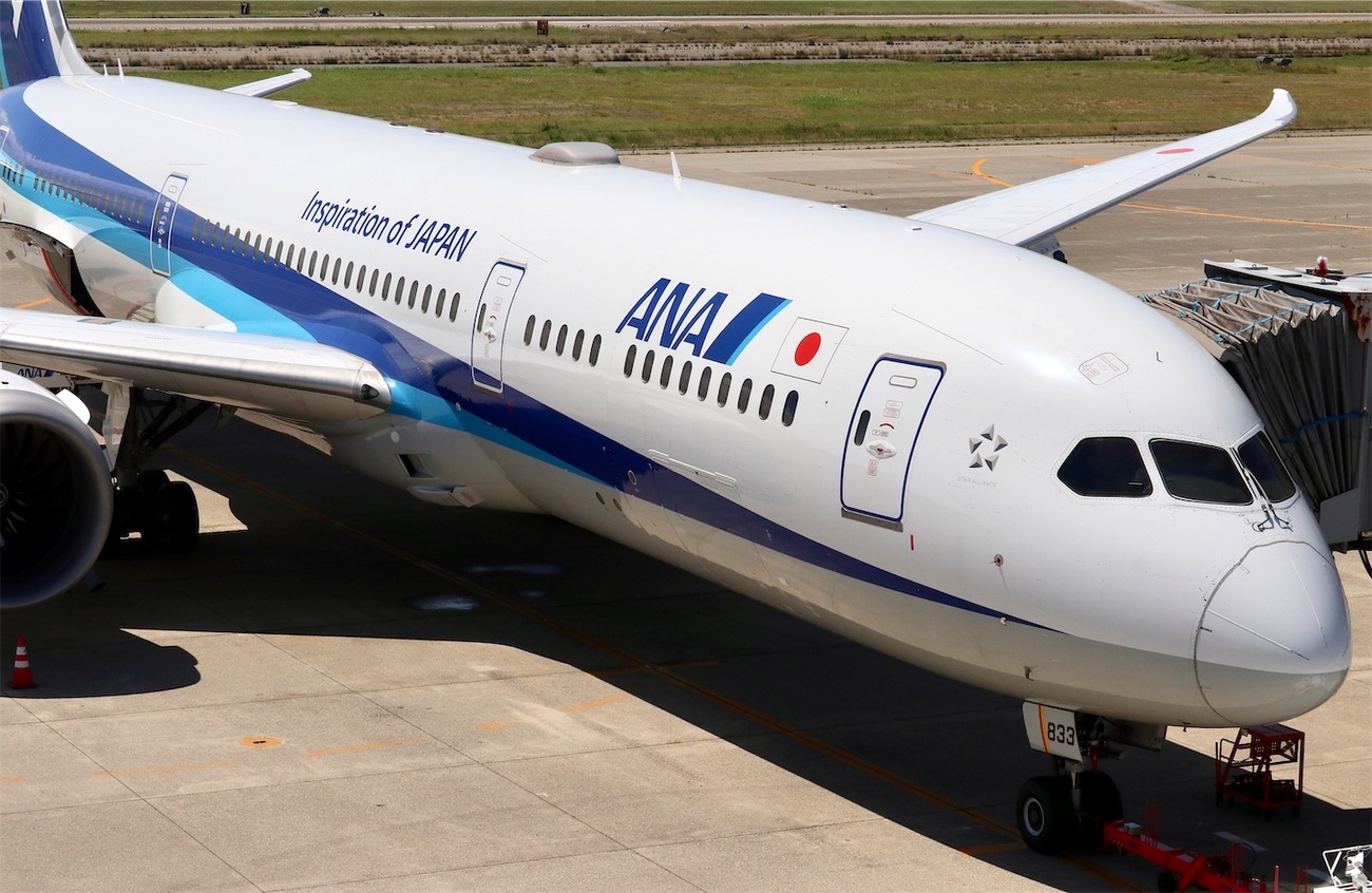待望の787で金沢絶景フライト ANA 羽田-小松 NH751 普通席 搭乗記