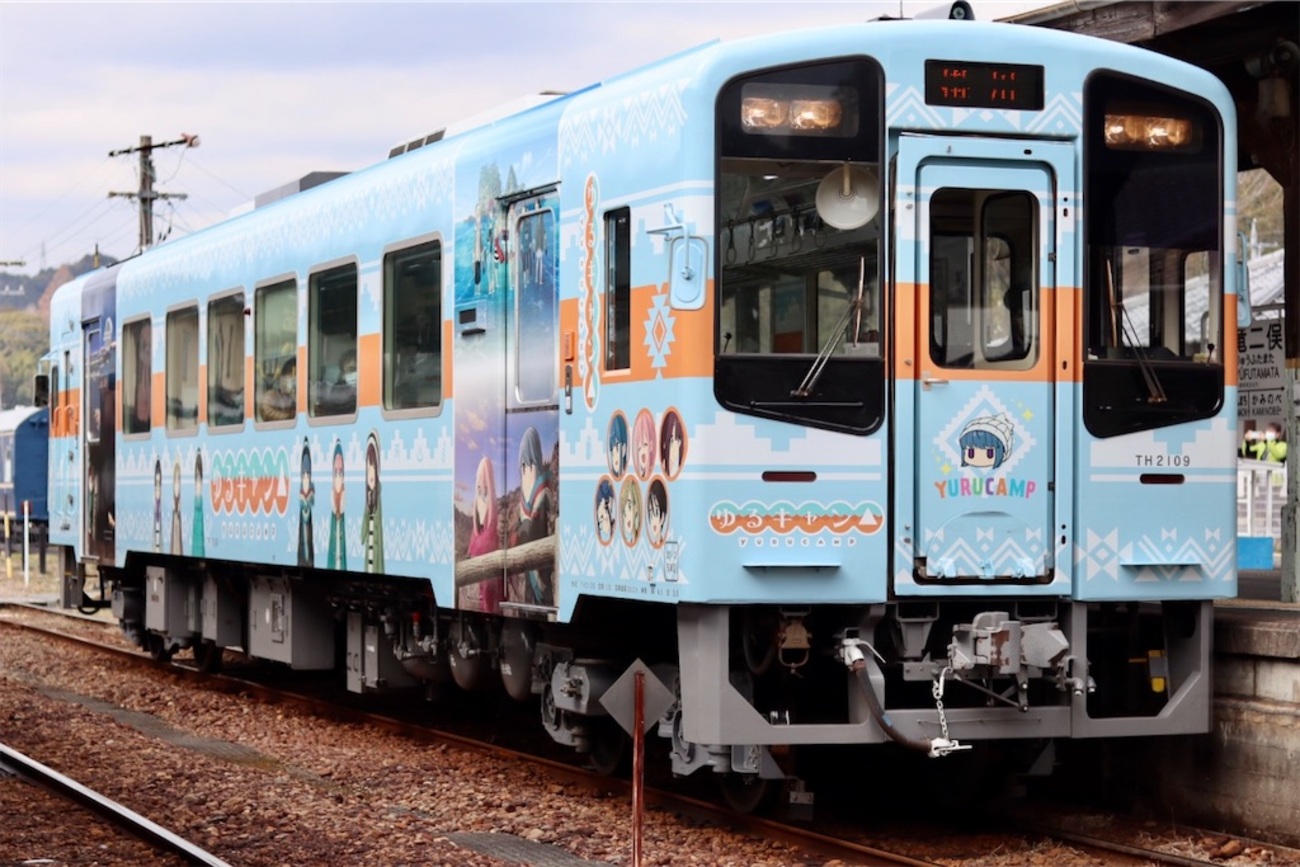 天竜浜名湖鉄道の「ゆるキャン△」×天浜線ラッピング列車｜ゆるキャン 
