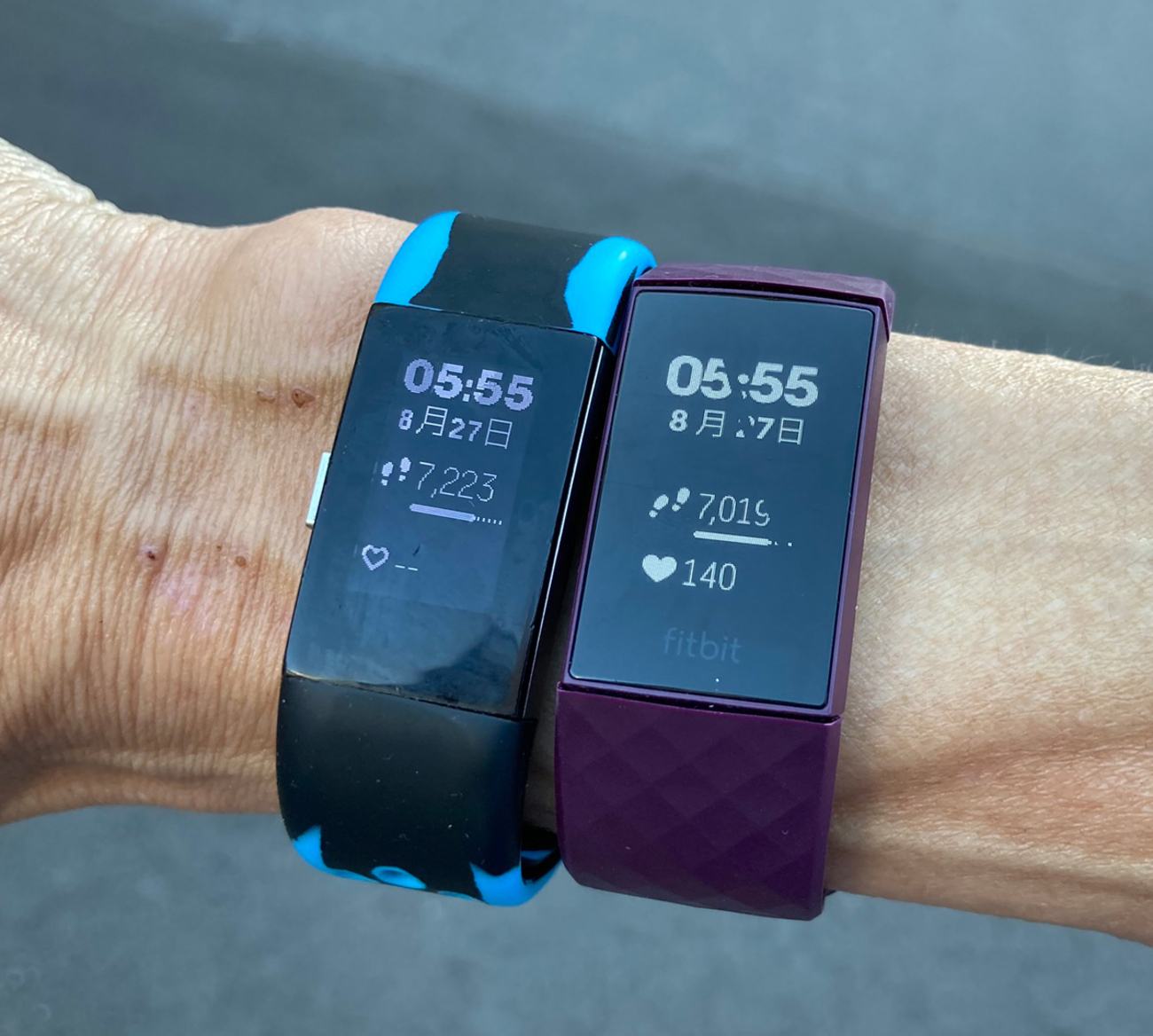 fitbit charge4 使用2日のみ チャージ問題解決策。Fitbit Charge 2から、Fitbit Charge 4に