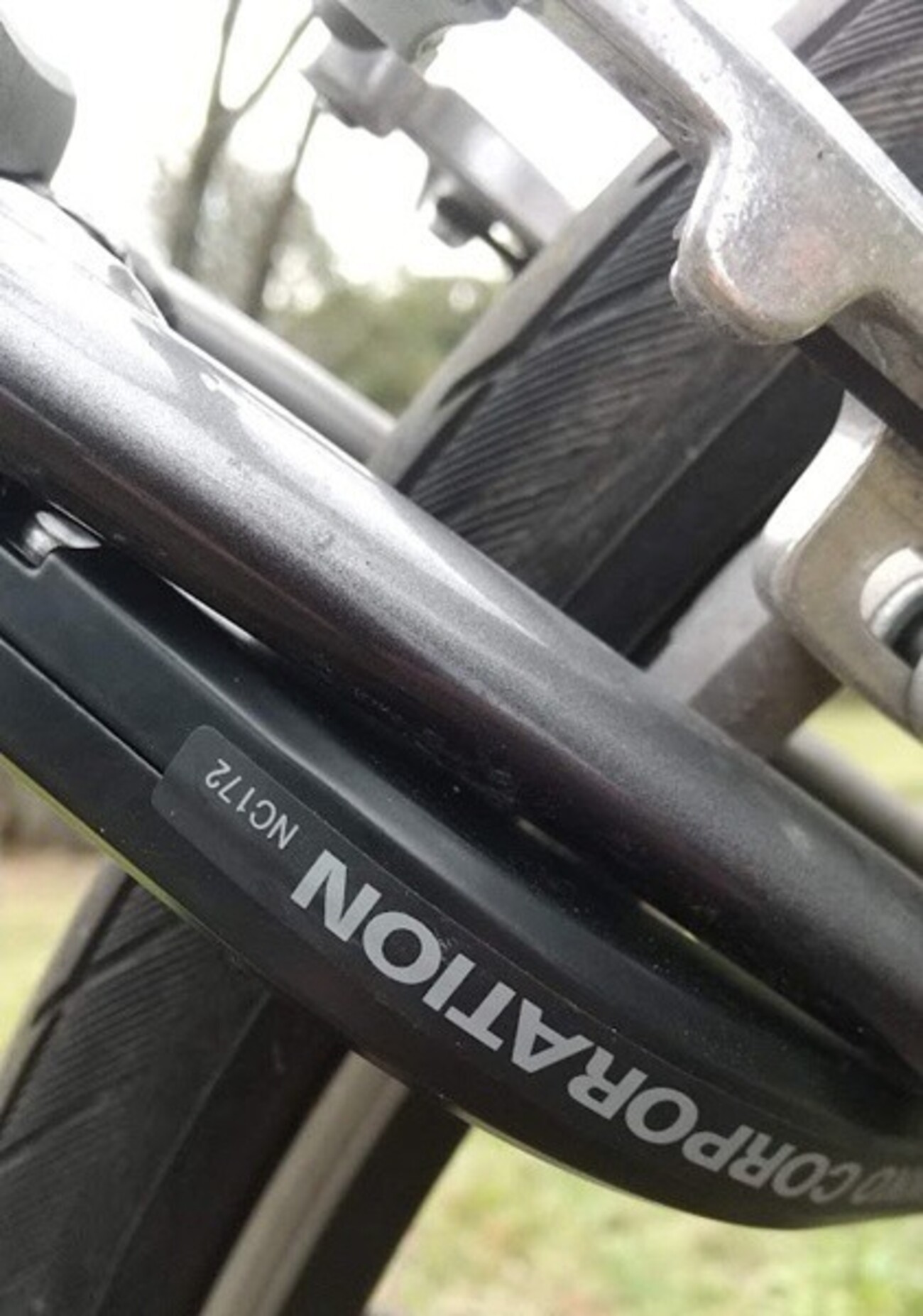 クロスバイクにリング錠を取り付ける - night and sundial