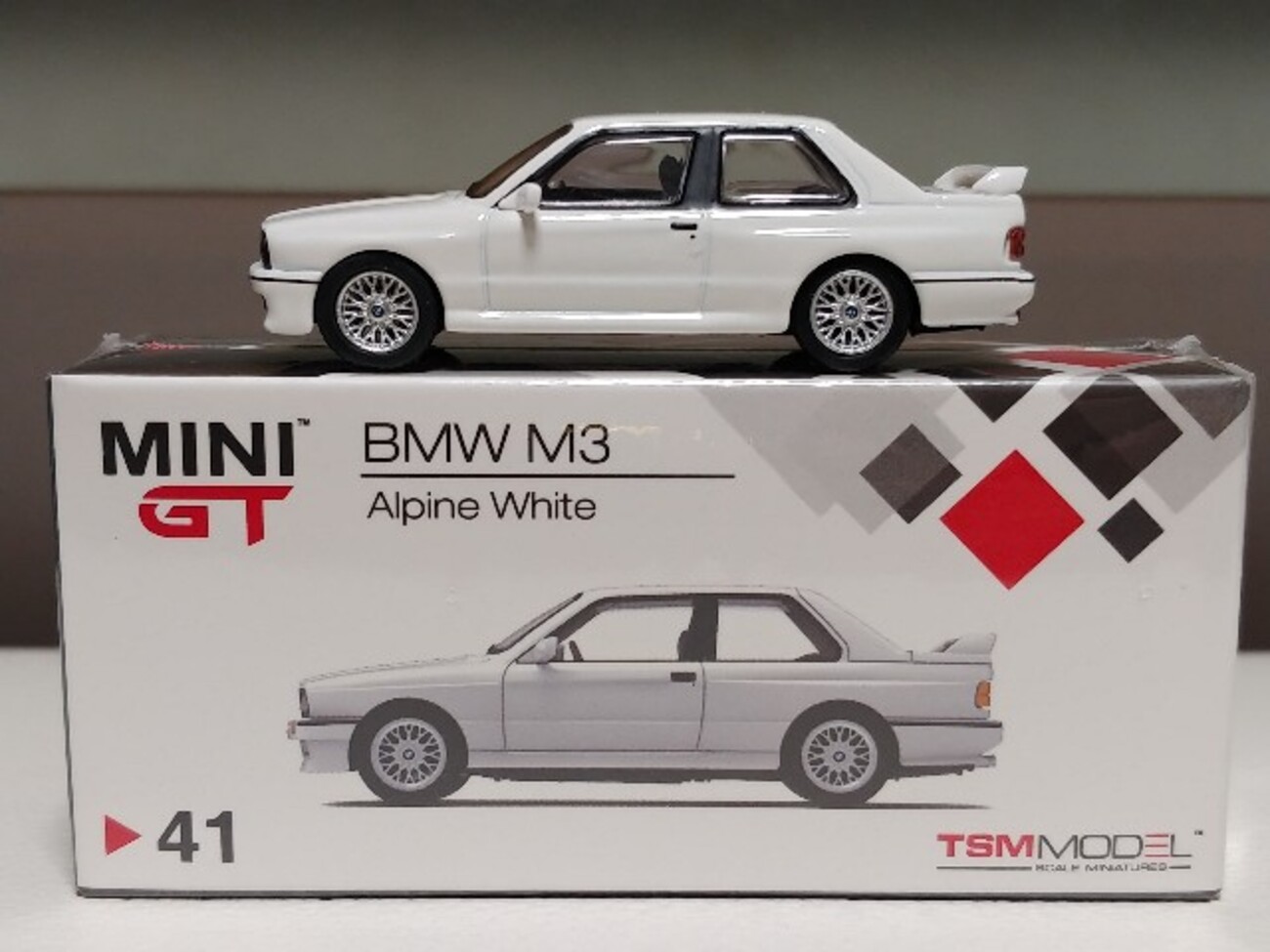 MINI GT BMW M3 E30 Alpine White 2台セット MINI GT BMW M3 E30 Alpine White 2台セット
