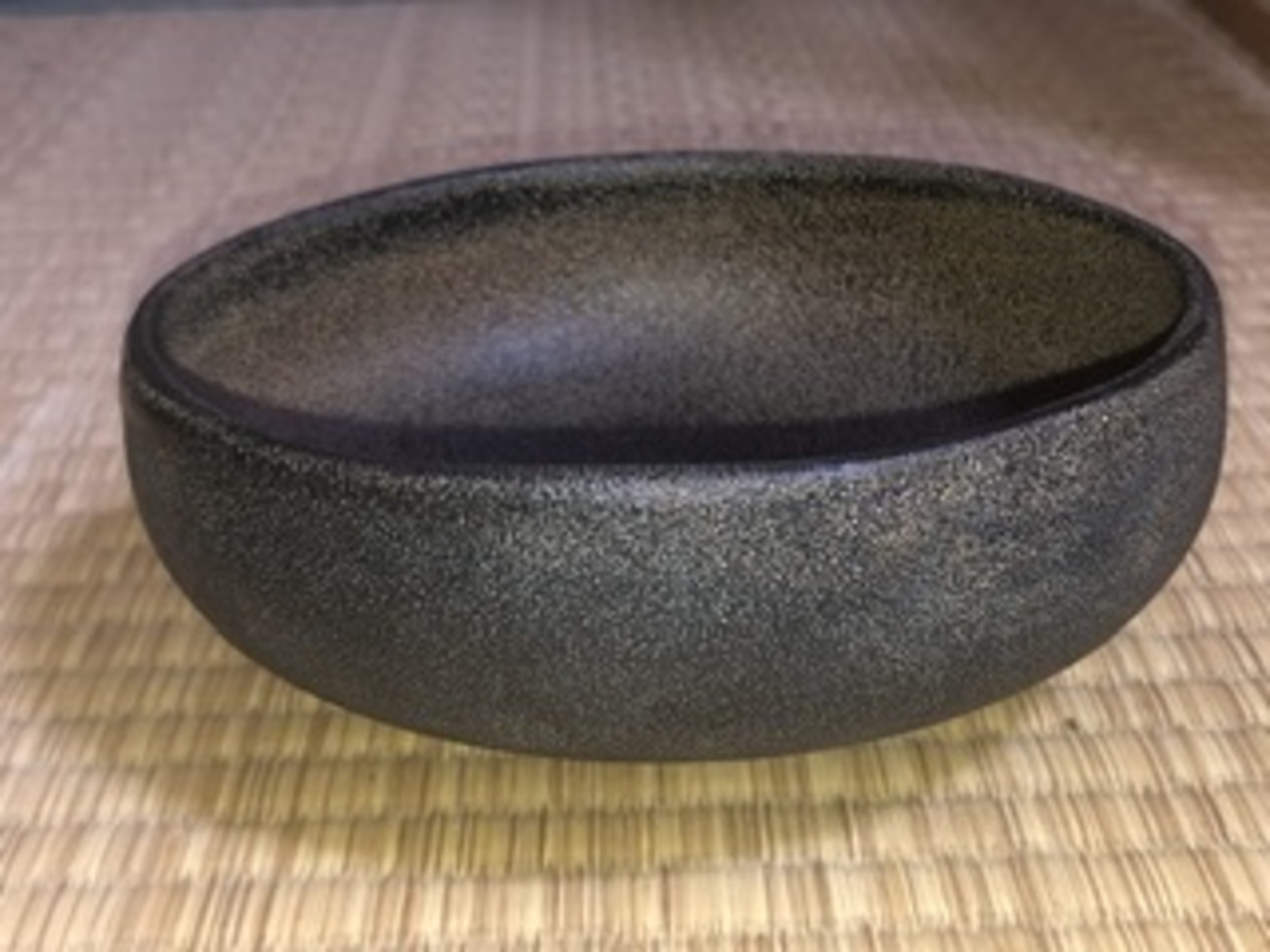紀州焼 那智黒釉 馬盥 茶碗 寒川 八郎 造 - お茶を身近に楽しむ