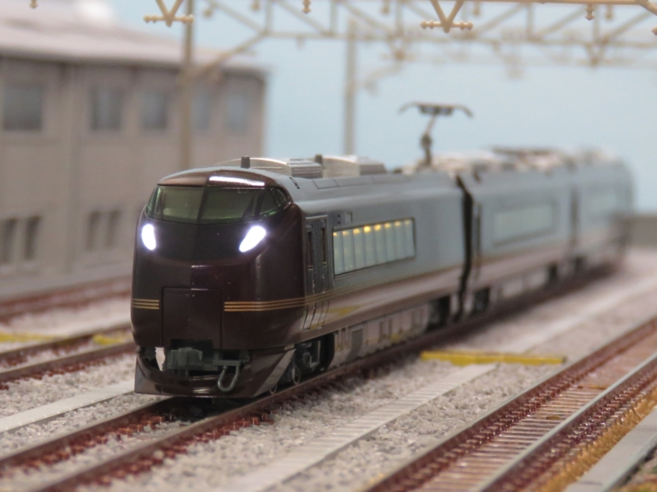 KATO E655系 なごみ E655系 なごみ(和)と特別車両が入線しました。 KATO 10-1991