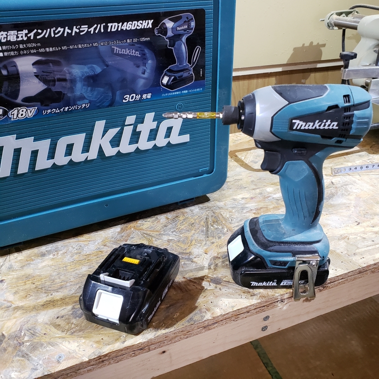 電動工具】DIYに makita 18V インパクトドライバー TD146DSHX をお 