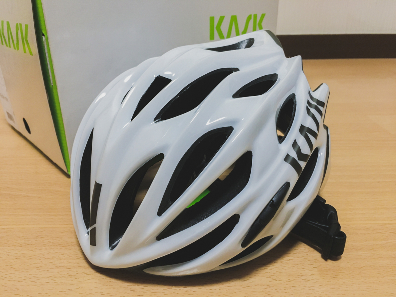 荒北くんのヘルメットを探した結果、KASK MOJITO X（ホワイト）に 