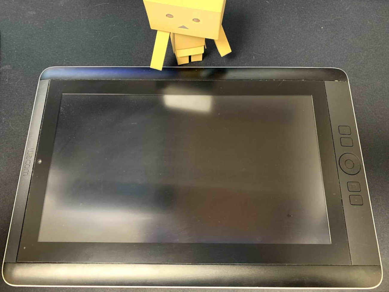 悲報】Cintiq Companion が2度目の故障（電源に接続しているにも 