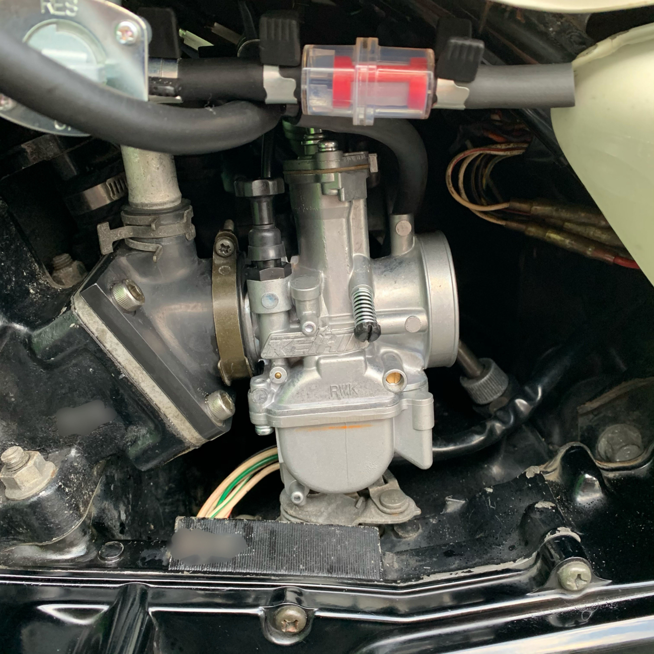 RZ250／RZ350 KEIHIN PWK28 その4 ビックキャブ エンジン本体に 