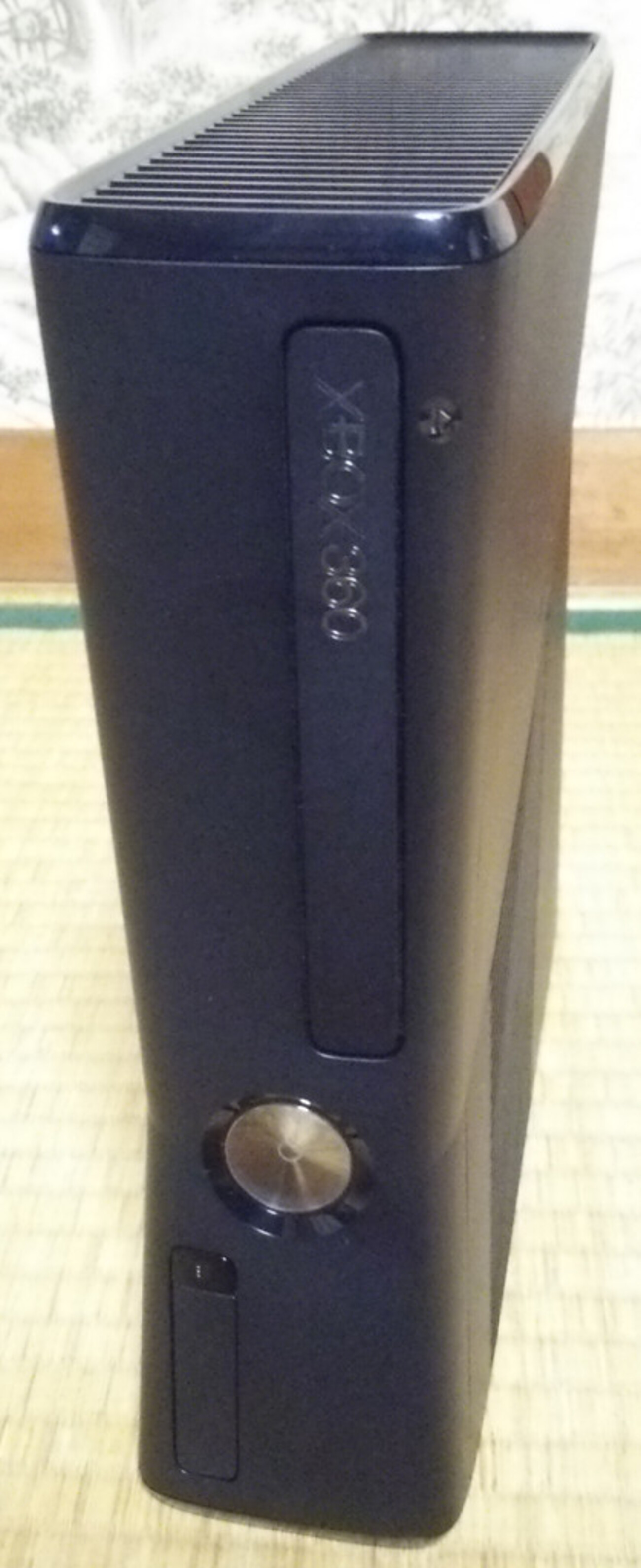 Xbox 360 S 4GB入手 - 人生に疲れた男のblog