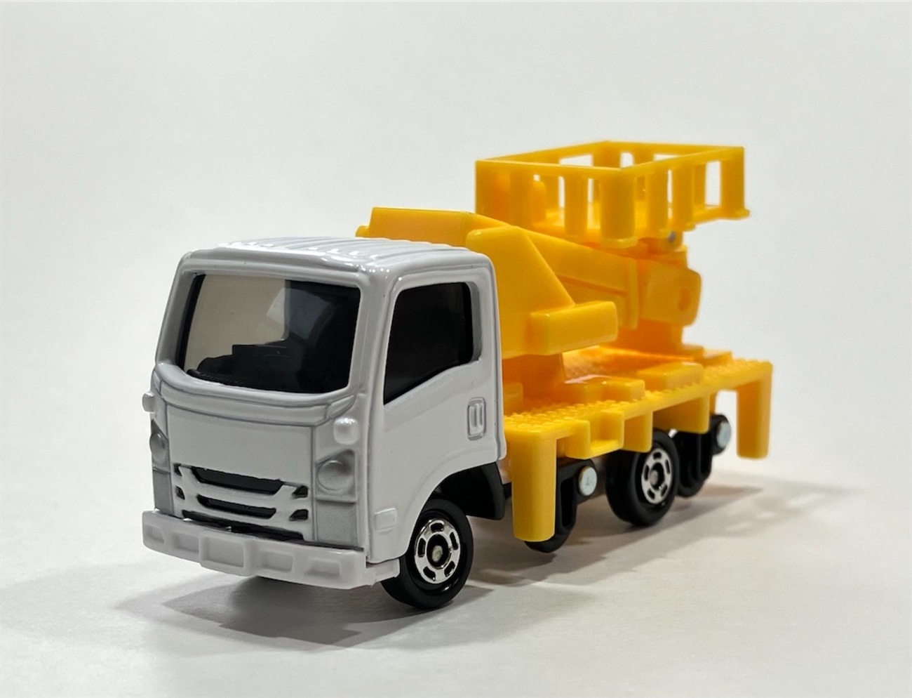 トミカ いすゞ エルフ 軌陸車 - 3インチのジャーナル