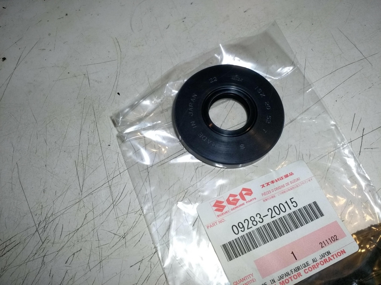 J1TR クランクシール左交換 - 秘密基地OVERFLOW