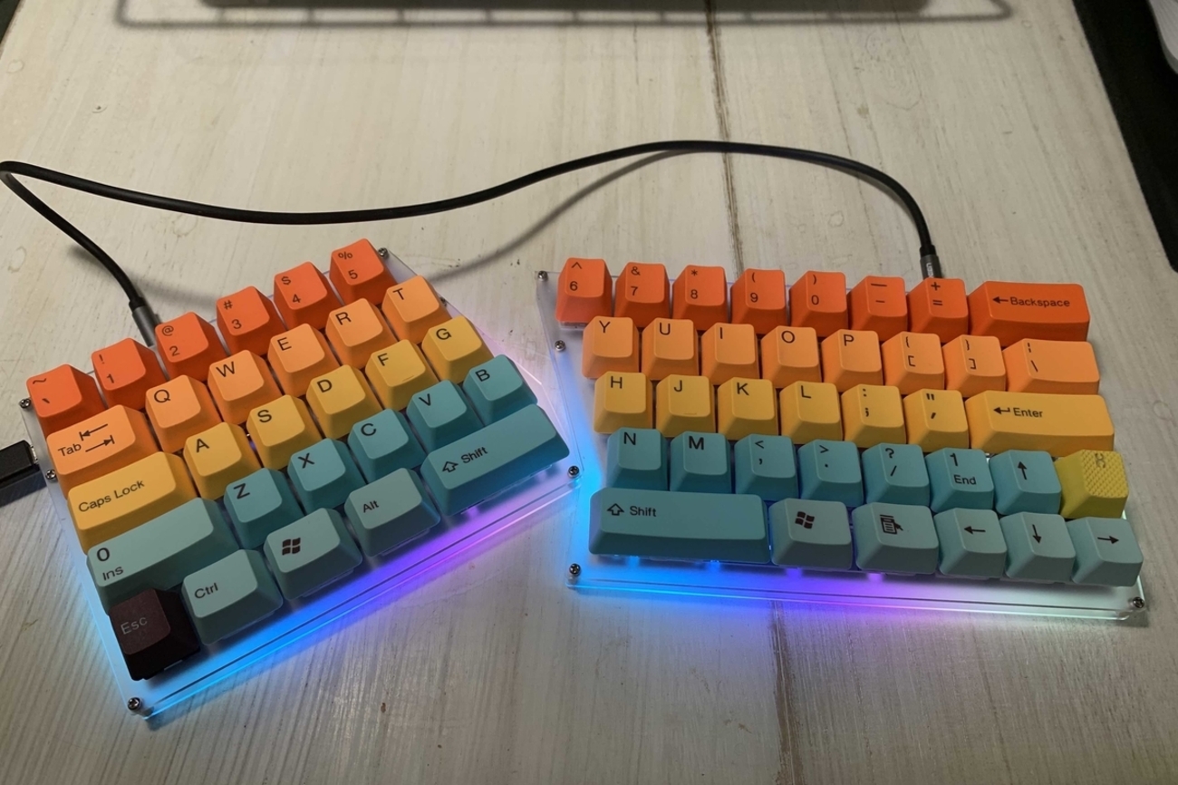 自作キーボード Mint 60を組み立てました。準備から組み立て、設定まで