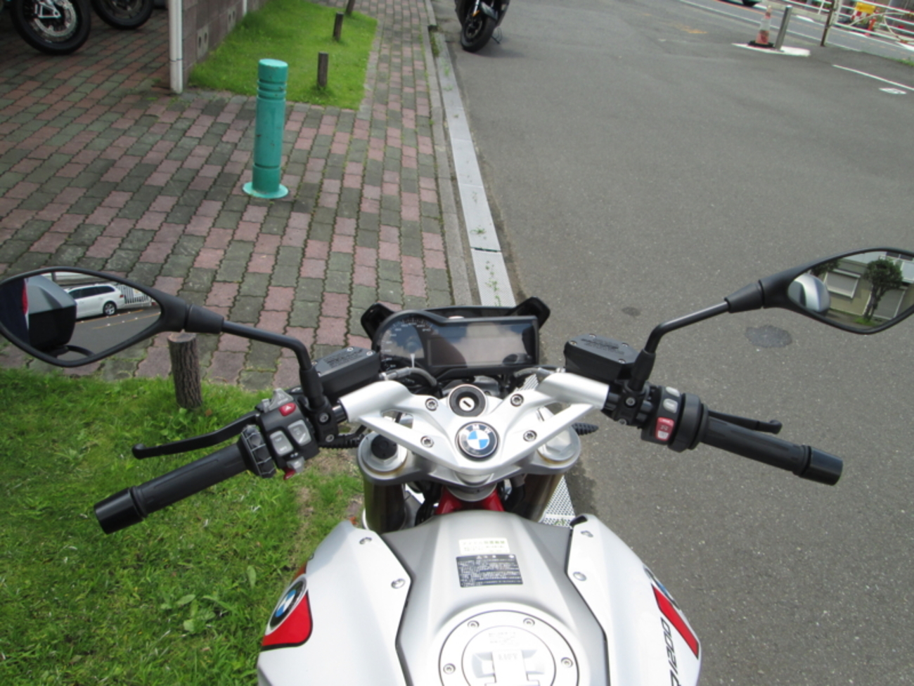 水冷R1200Rのハンドル - motorradshonan毎日ブログ