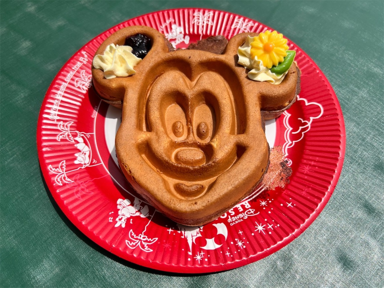 TDR 東京ディズニー レア 希少 パンケーキ パークフード ミッキー ワッフル 公式】ミッキーワッフル、マンゴーホイップとメイプルソース