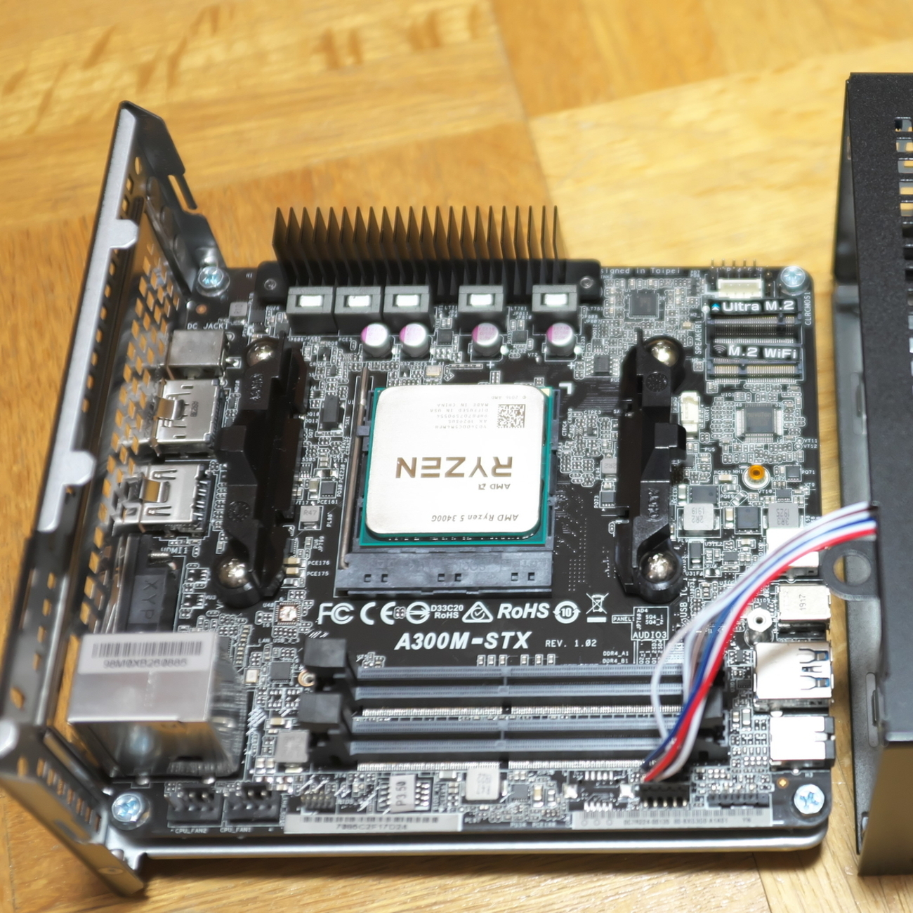 Ryzen 5 3400G を DeskMini A300 に装着、MasterAir G200P で冷やせる 