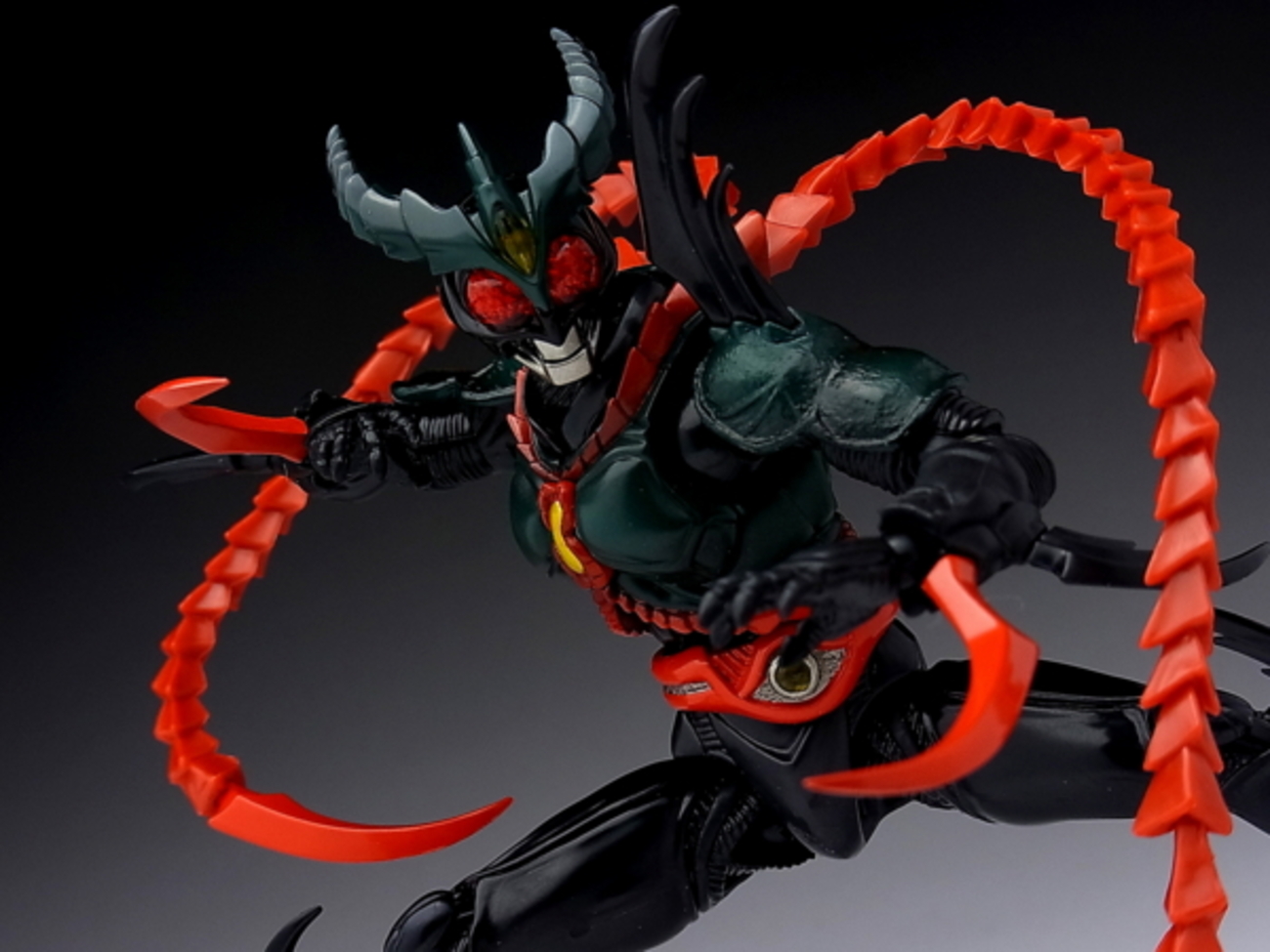 S.H.フィギュアーツ 仮面ライダー エクシードギルス レビュー - YOの玩具箱