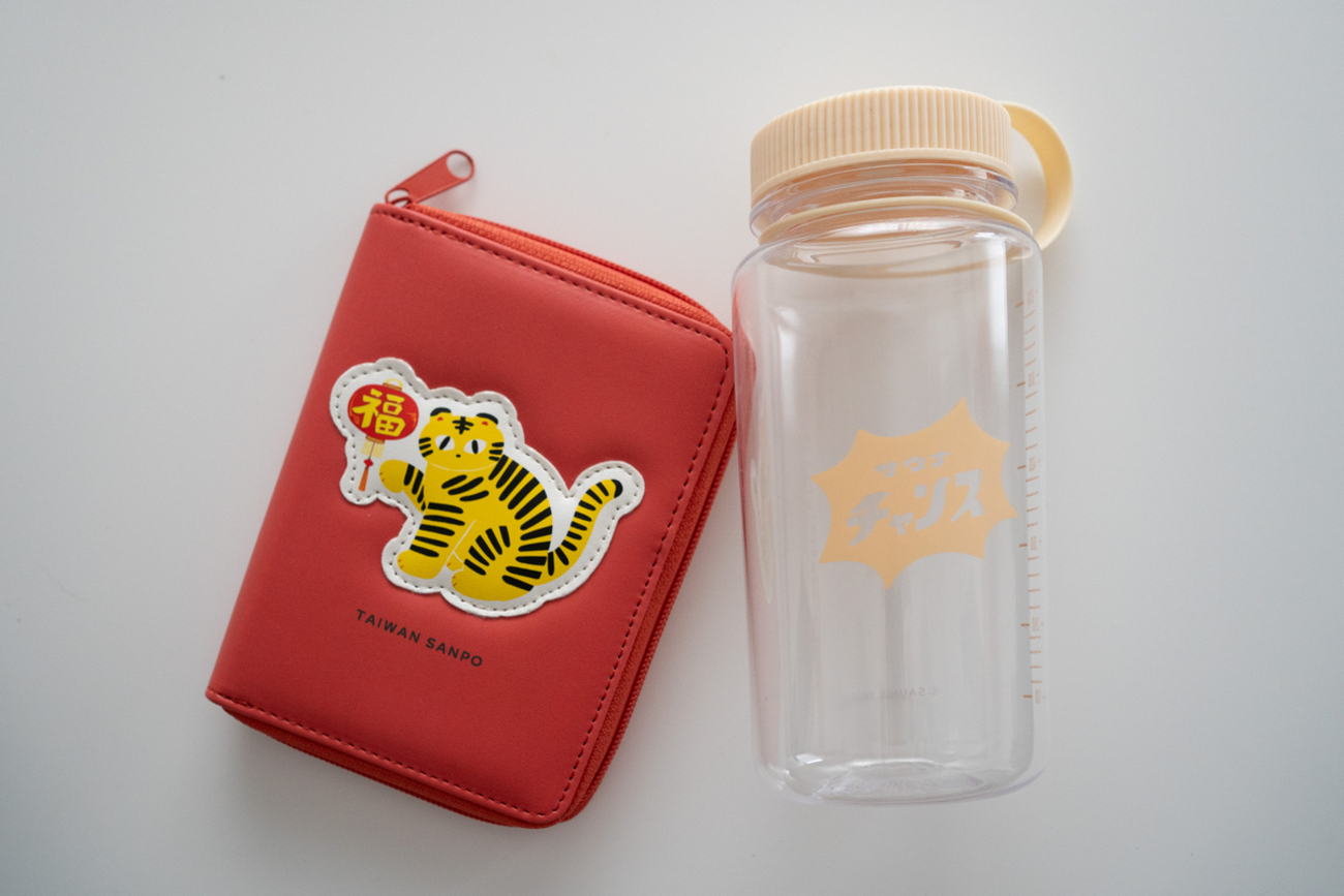 ☆SALE☆コヤンイサムチョン メガネケース 赤ずきんダリ×イチゴ コヤン