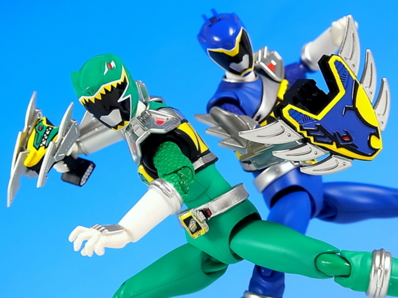 S.H.フィギュアーツ キョウリュウブルー ＆ キョウリュウグリーン 
