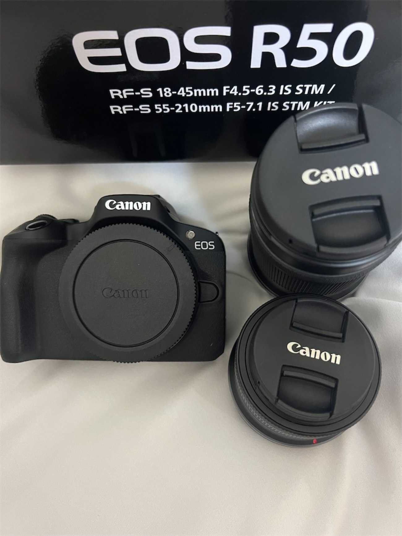 残りわずか！限定値下げ！スーパーズームレンズ！Canon一眼レフカメラ用！袋付き ミラーレス一眼カメラ「EOS R50」ダブルズームキット（ホワイト