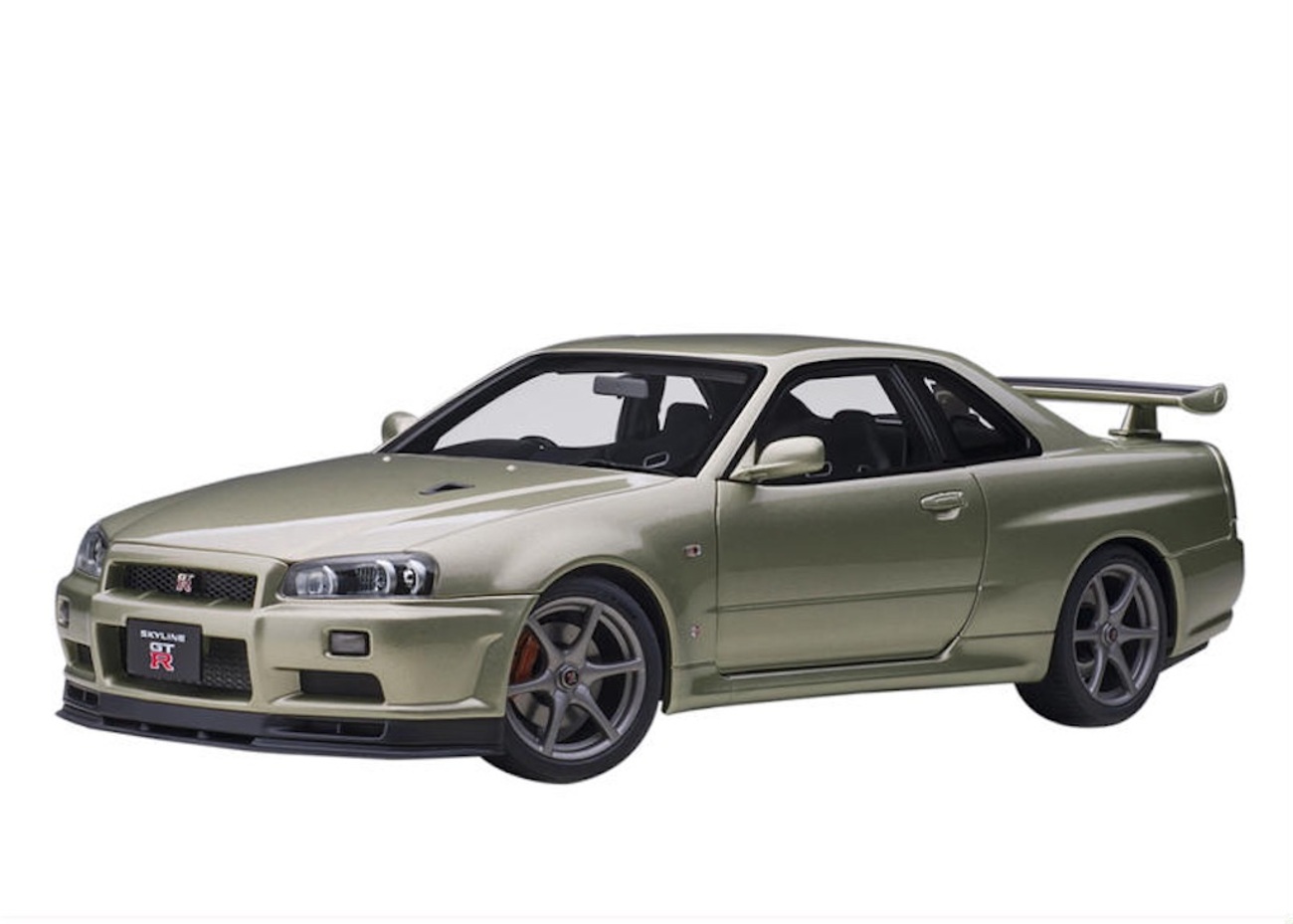 オートアート　NISSAN スカイラインGT-R V-SPEC II Amazon.com: AUTOart 1/18 Nissan Skyline GT-R (R34) V Spec II