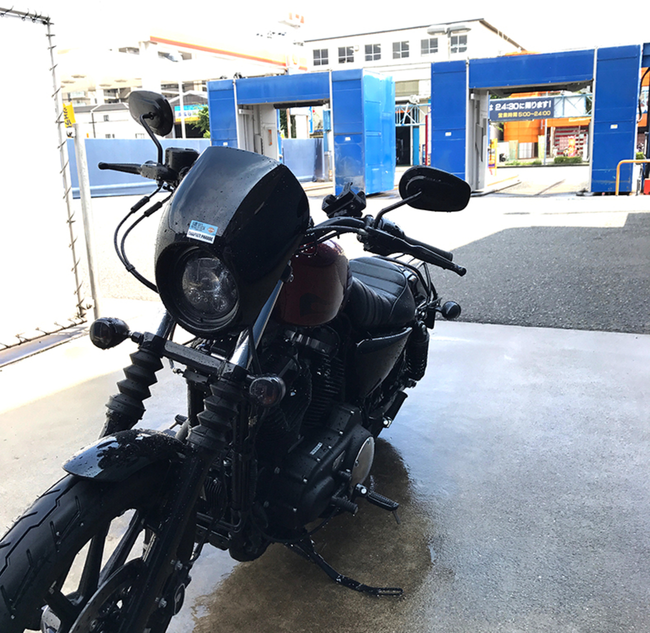 やっぱり潮風を浴びた後は洗車しないとね。バイク洗車にオススメの「ジャバ尼崎下坂部店」 - ブラックボブがゆく