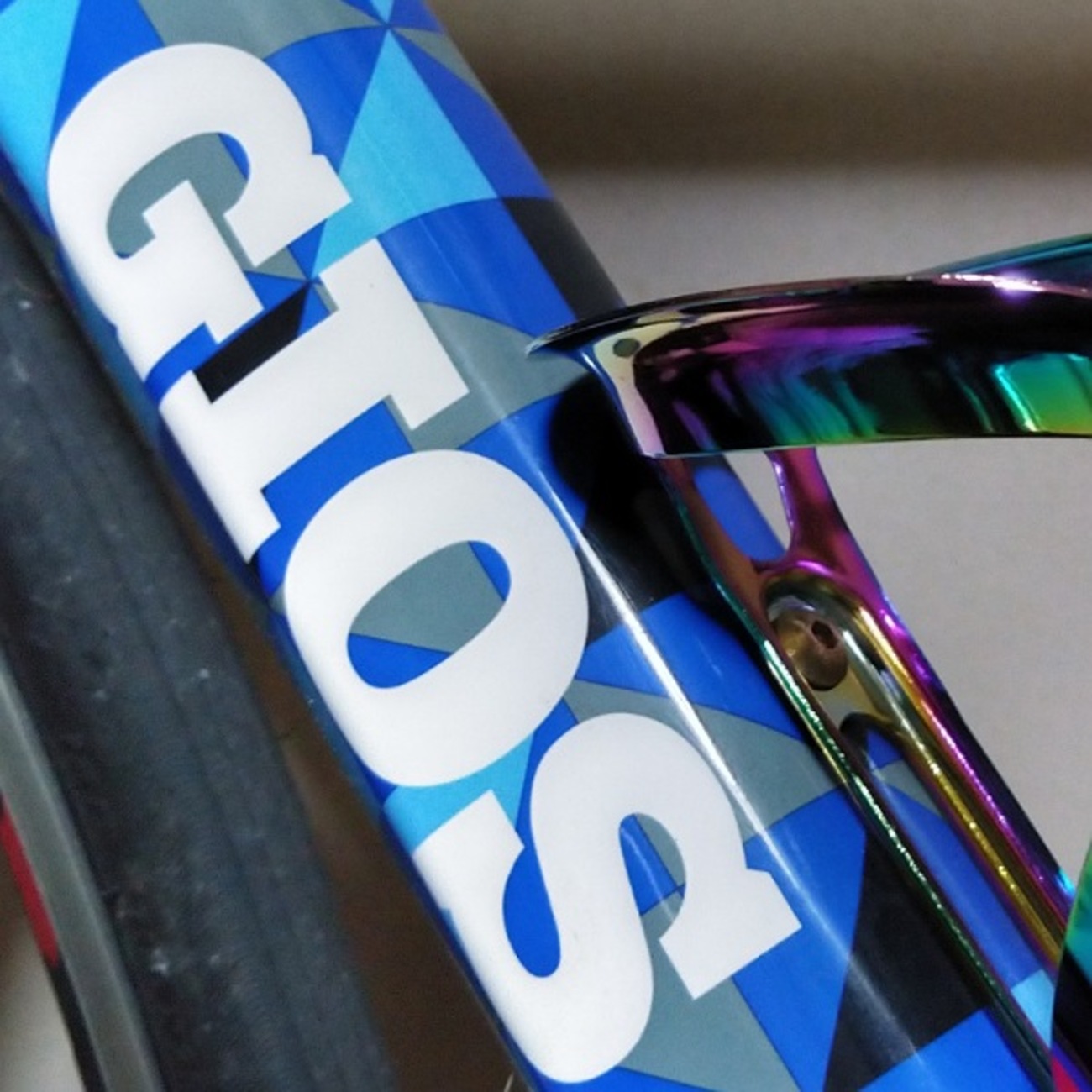 子供に向けたロードバイクは「GIOS・EASY（ジオス・イージー）」が 