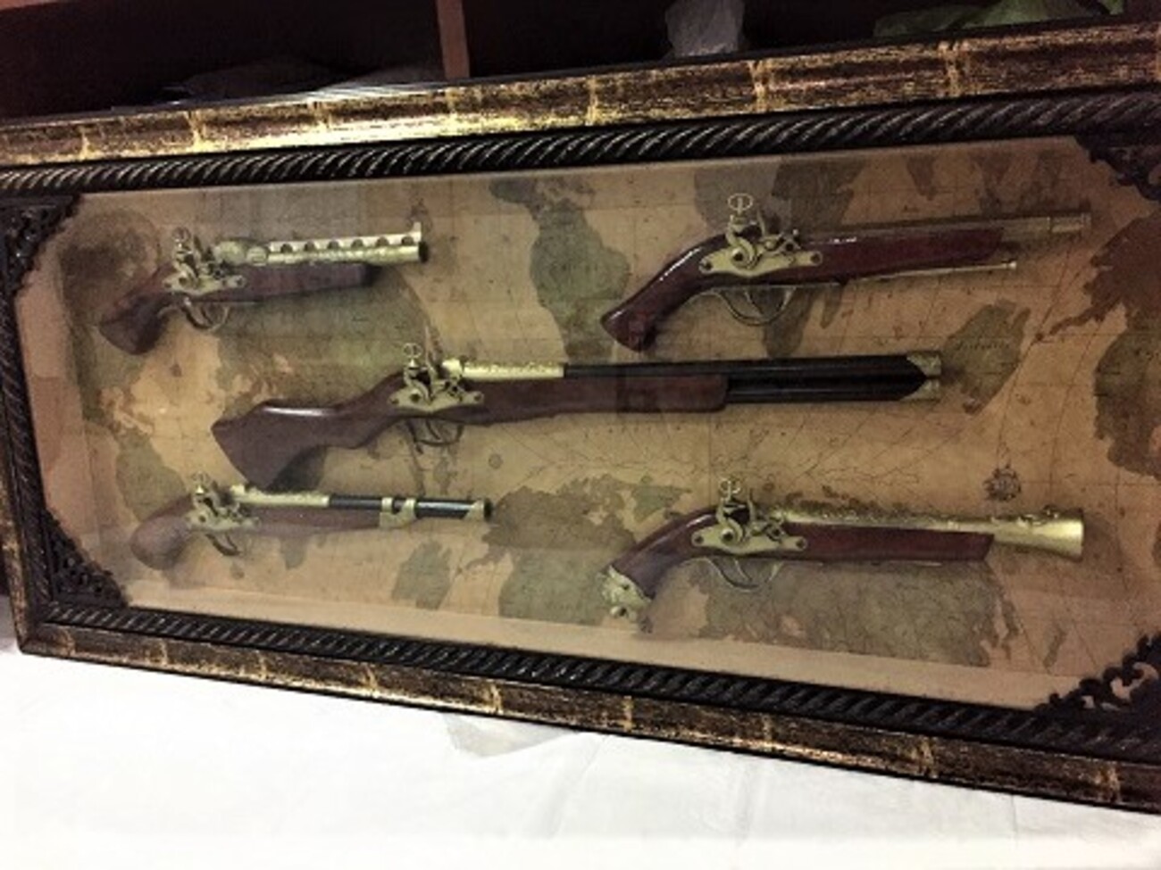 洋式古式銃の額入り壁飾り - Jinbeiのシャム便り