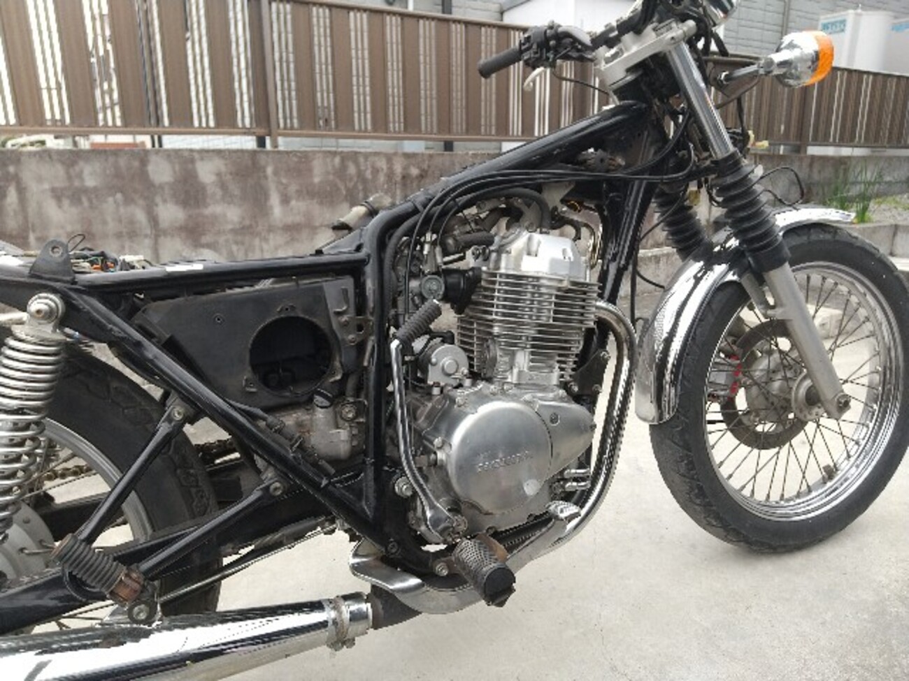 CB400ss・タイヤ交換 - 理想のバイクを探す・GarageRomi