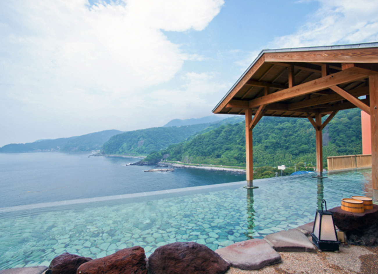 DHC直営！お肌が蘇る！東伊豆の空と海が一つになった絶景露天風呂「赤沢日帰り温泉館」 - みきのトラベル・エクスタシー！