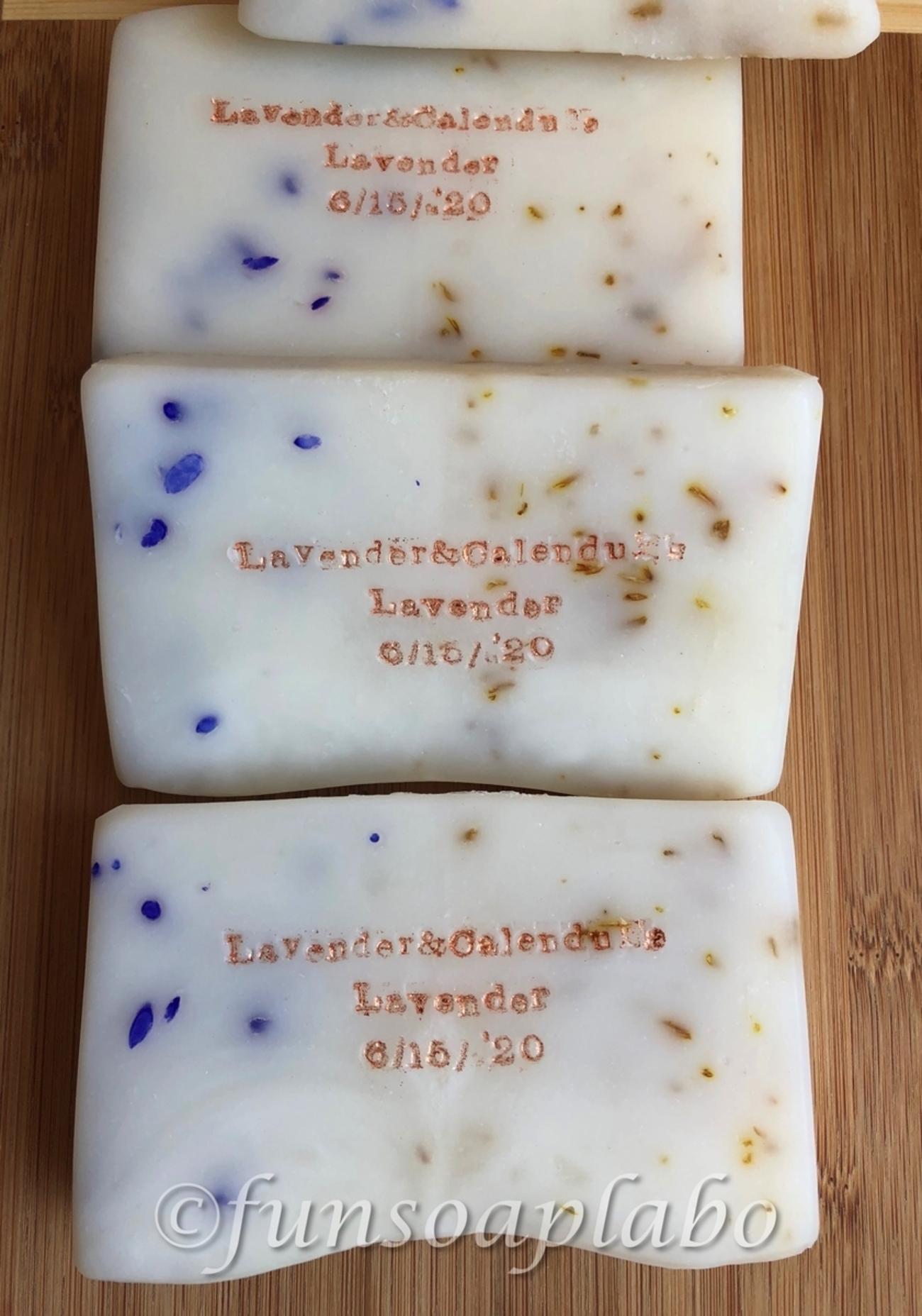 ラベンダー＆カレンデュラ石けん 紅花油で 〜Lavender & Calendula